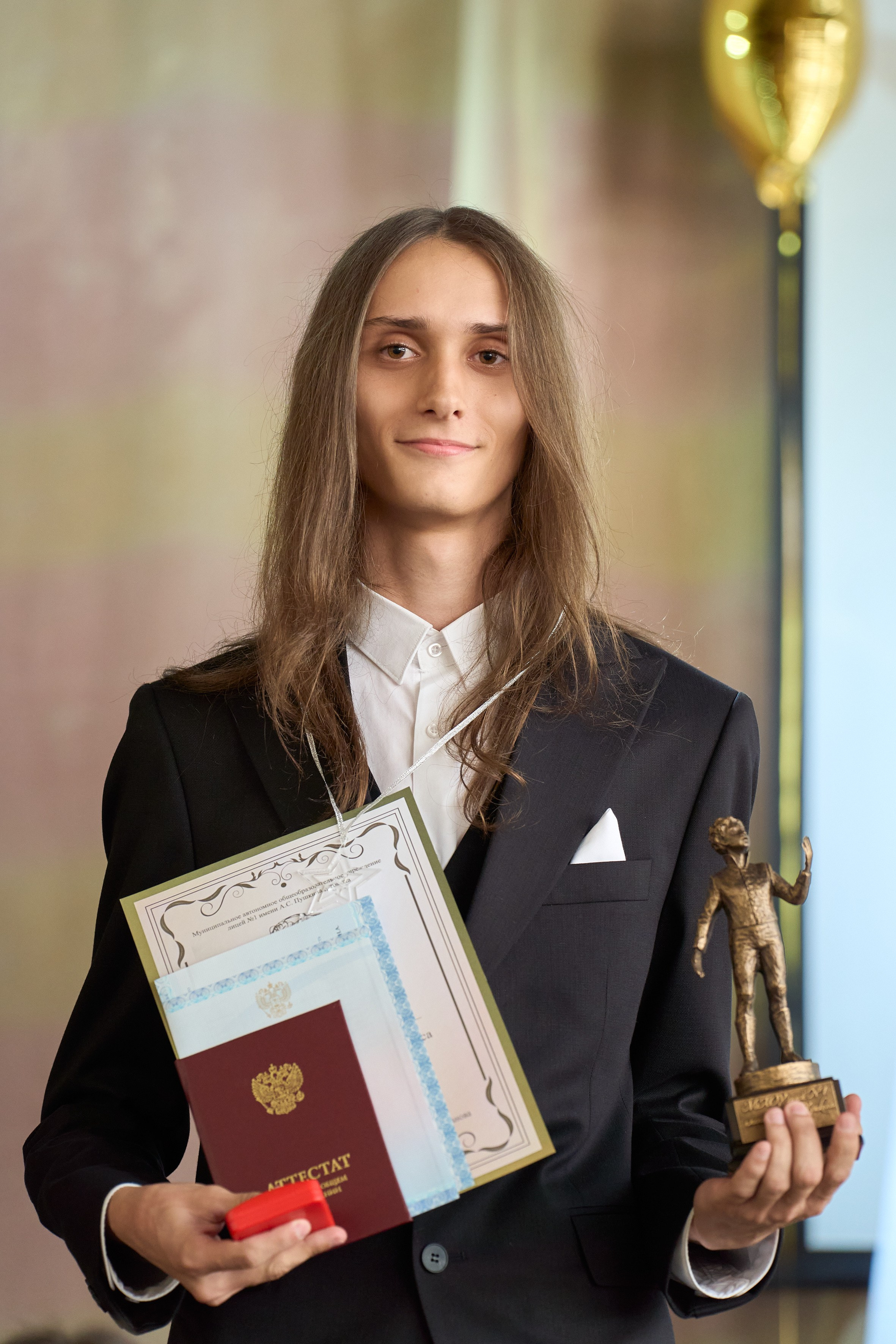 Вручение аттестатов 11 класс. Репортажный и портретный фотограф в Томске Ларионов Артём