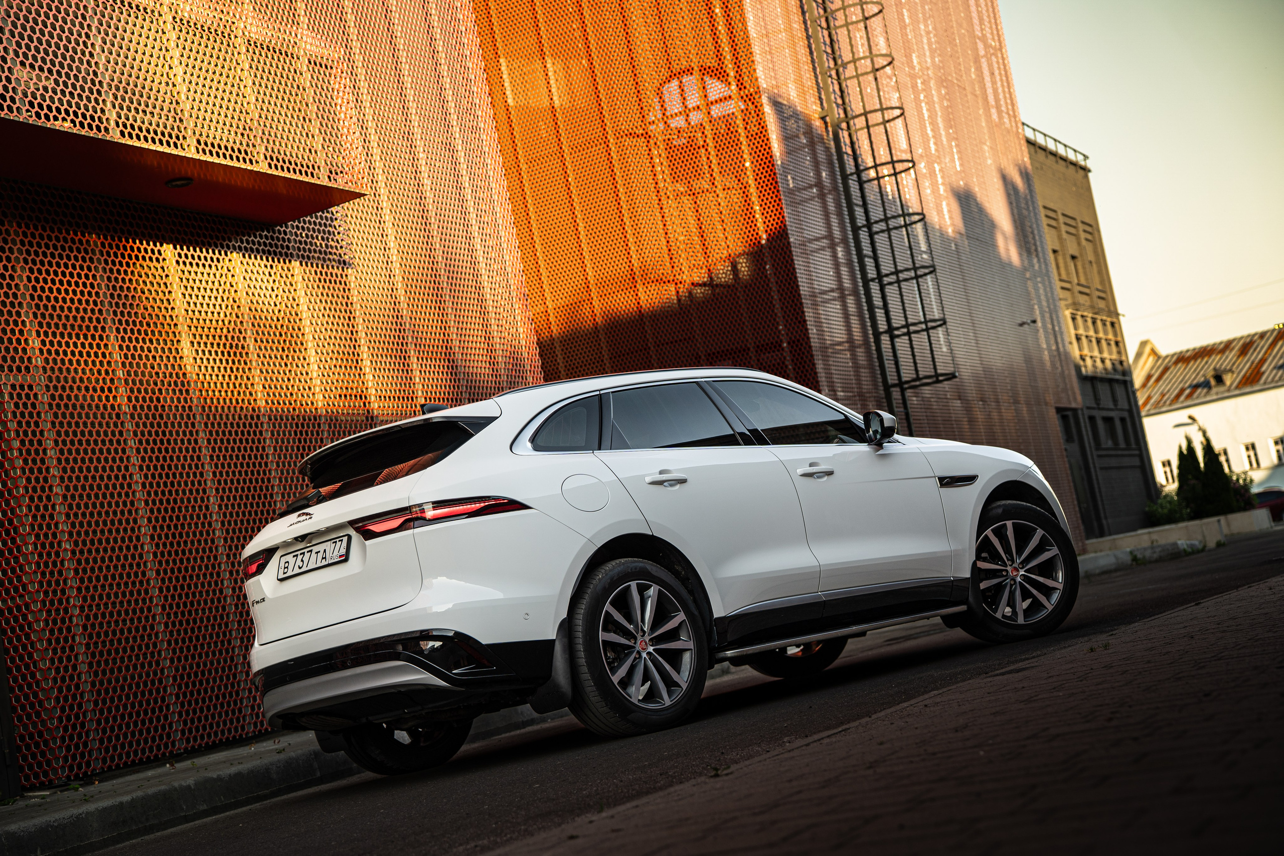 JAGUAR F-PACE. OZ Production