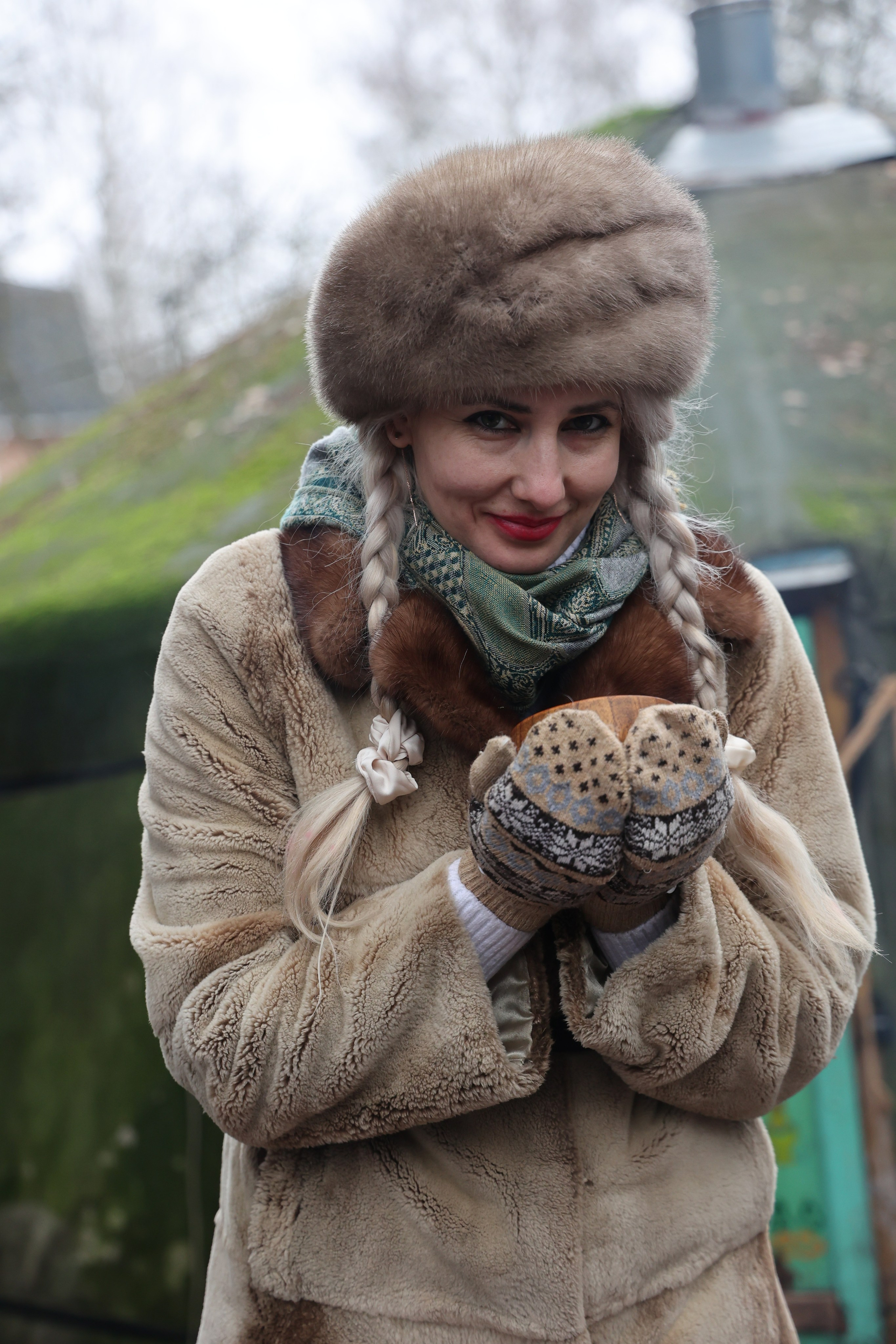 Карнавальные костюмы, вечерние и свадебные платья аренда посуточно, прокат в Жуковском. Одежда для фотосессий, аксессуары. Фотограф для маркетплейсов, фотоуслуги в Жуковском Татьяна Марсуверских