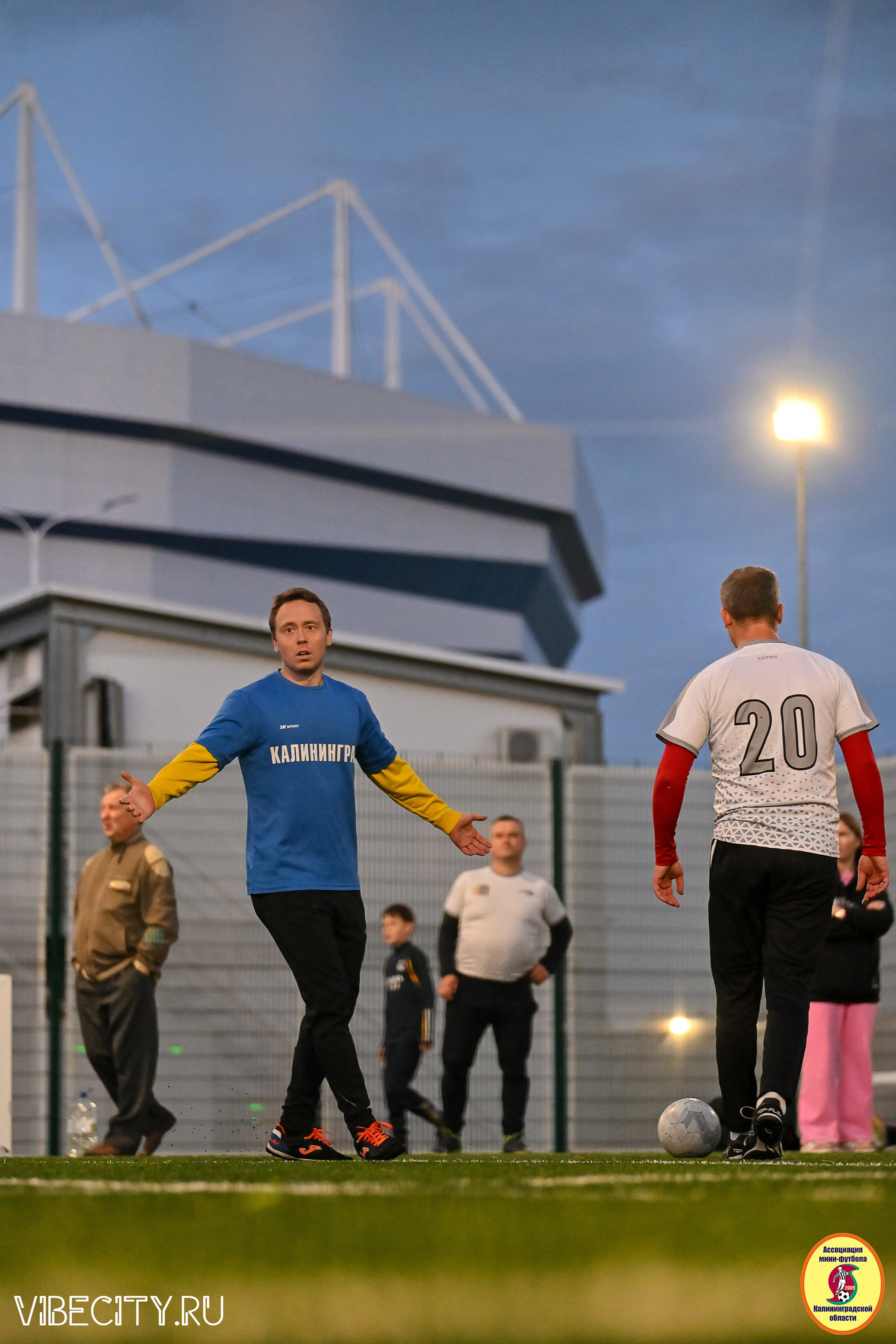 ИГРЫ МИНИ-ФУТБОЛЬНОЙ И КОРПОРАТИВНОЙ ЛИГИ. VIBECITY.RU Вайб Сити Ру Фоторепортажи Фотоотчеты Калининград