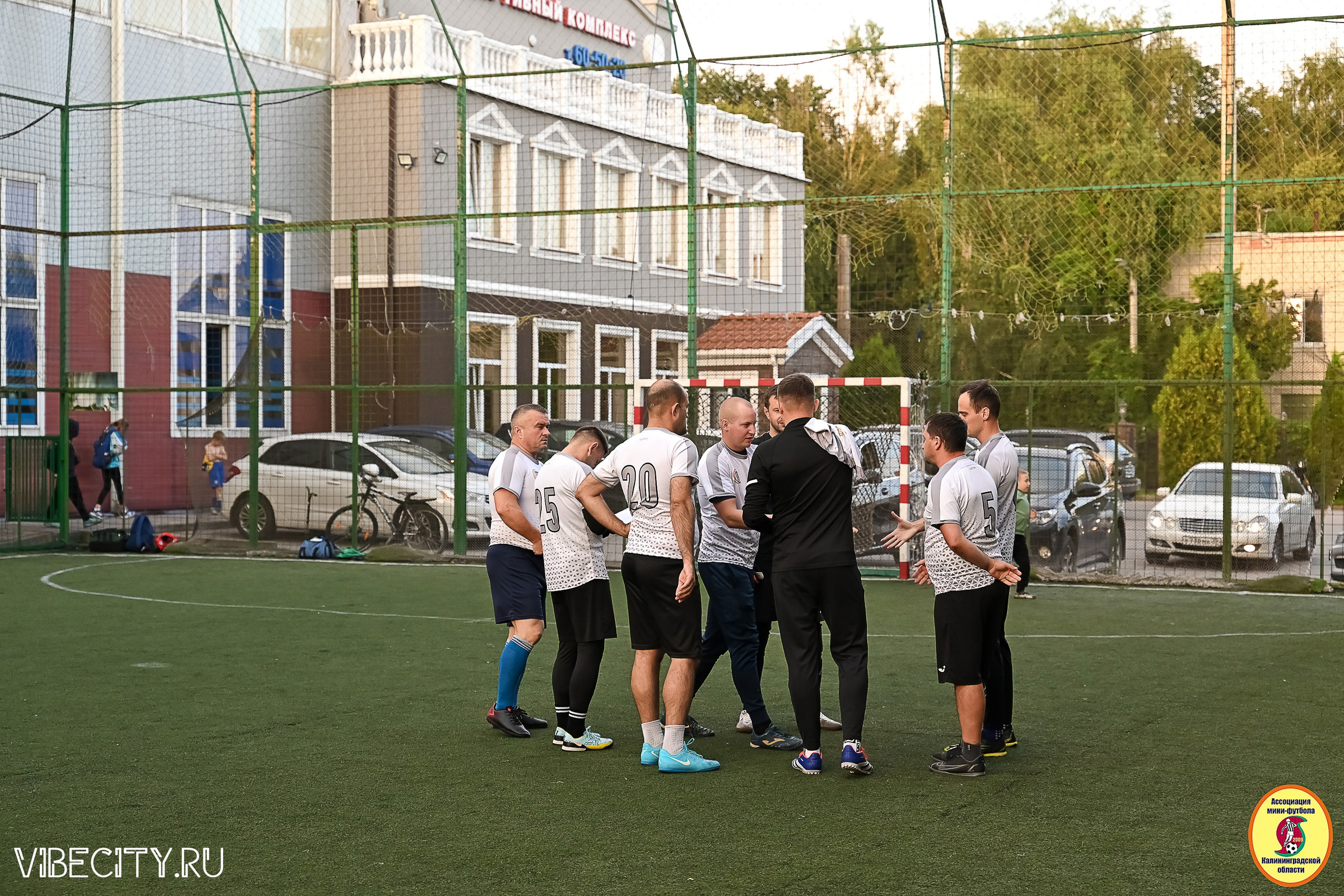 ИГРЫ ПЛЕЙ-ОФФ ПЕРВОГО ДИВИЗИОНА МИНИ-ФУТБОЛЬНОЙ ЛИГИ. VIBECITY.RU Вайб Сити Ру Фоторепортажи Фотоотчеты Калининград
