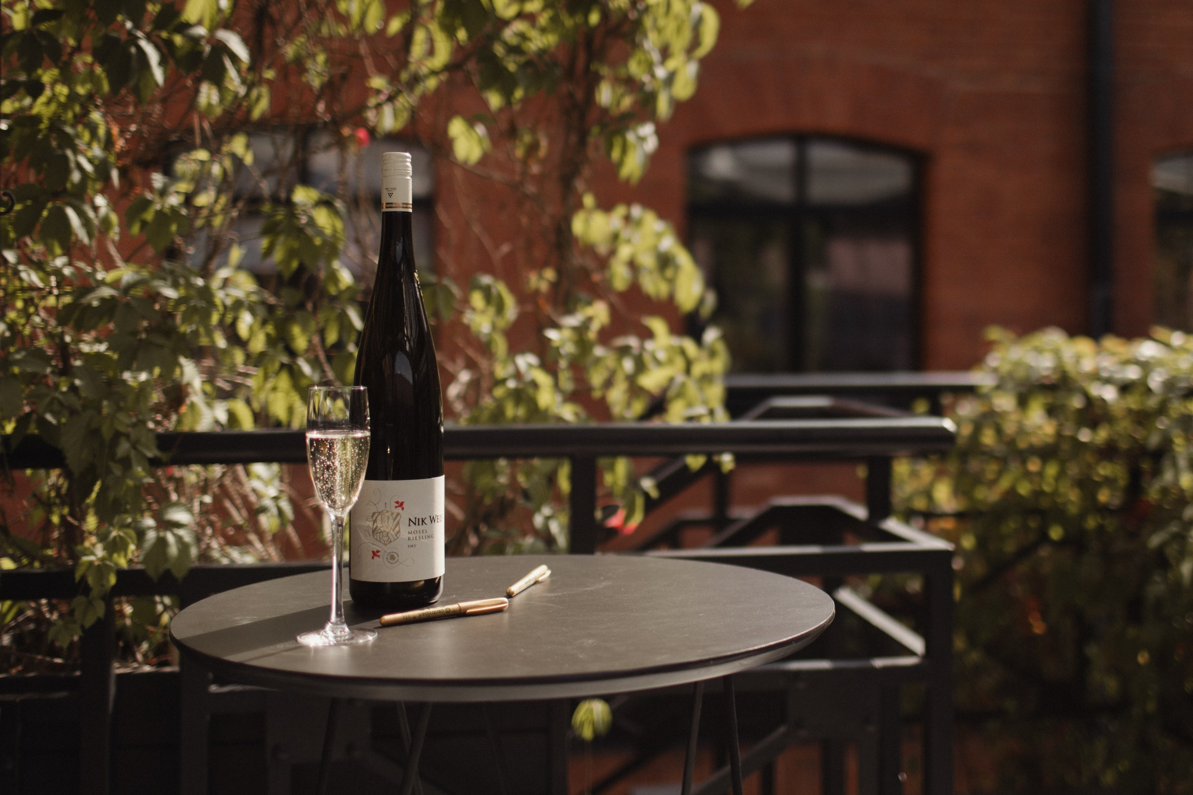 Собираемся на свадьбу вместе с фотосессией для двоих на утренние сборы. Свадебный, репортажный и портретный фотограф Сочи, Краснодар. Александра Зайцева