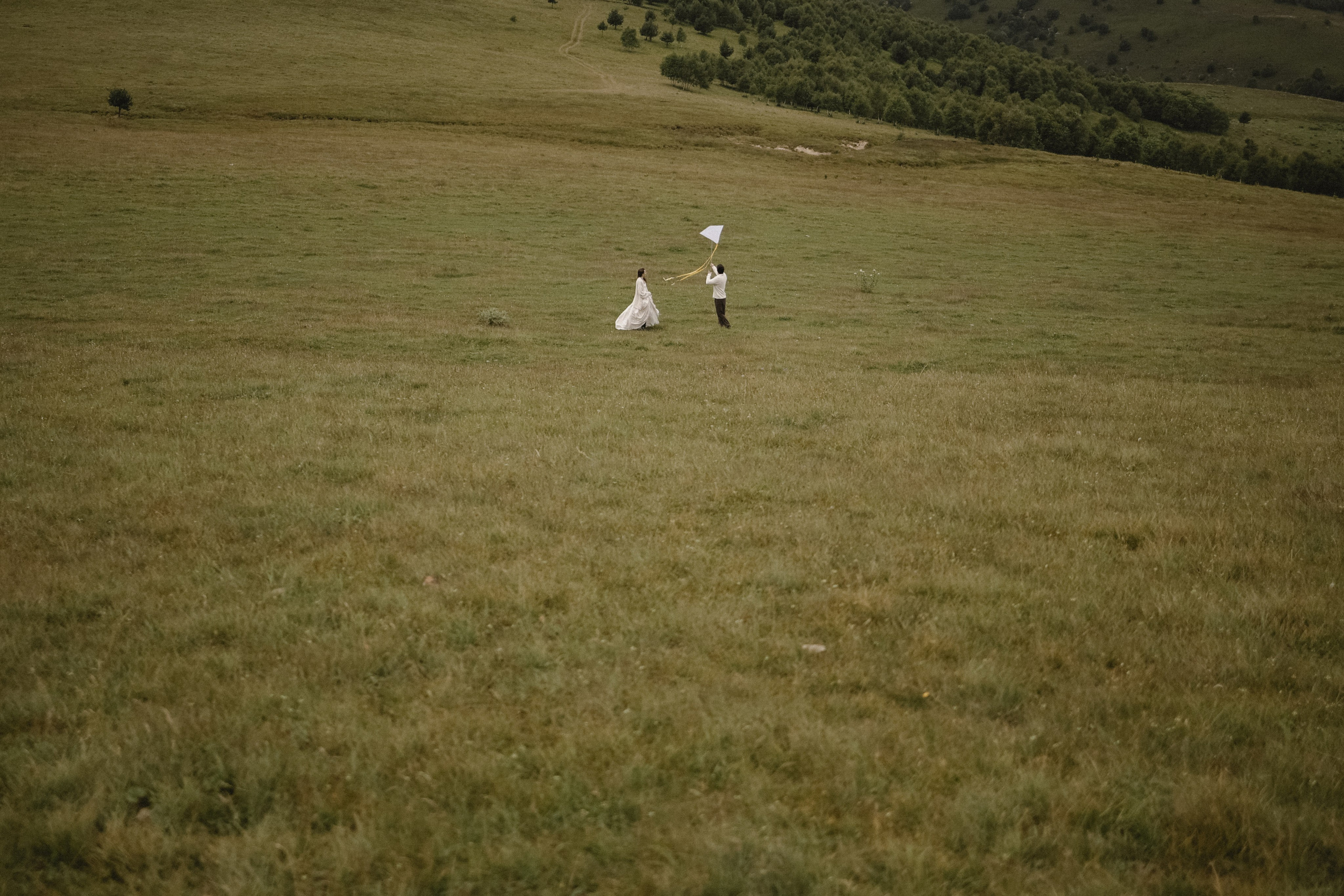 Утро невесты в глэмпинге свадебная фотосессия на Джилы-Су Приэльбрусье. Свадебный, репортажный и портретный фотограф Сочи, Краснодар. Александра Зайцева
