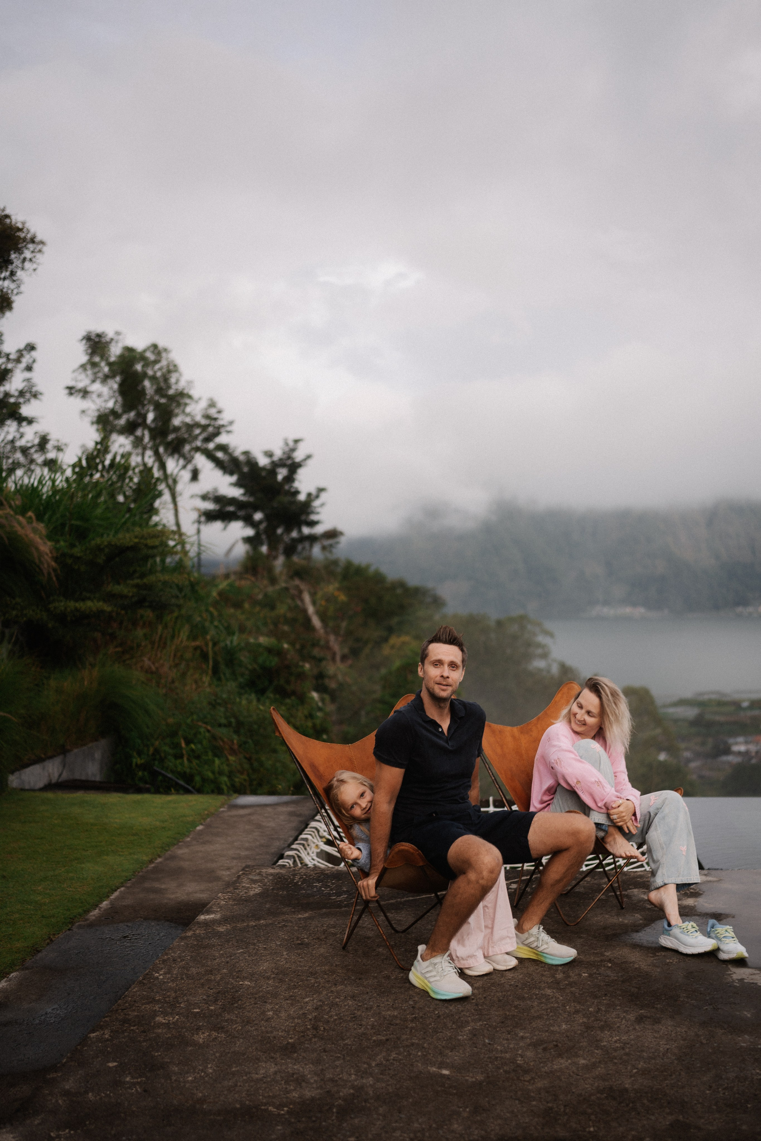 Alex, Mila & Varya. Olga Antipova — photographer