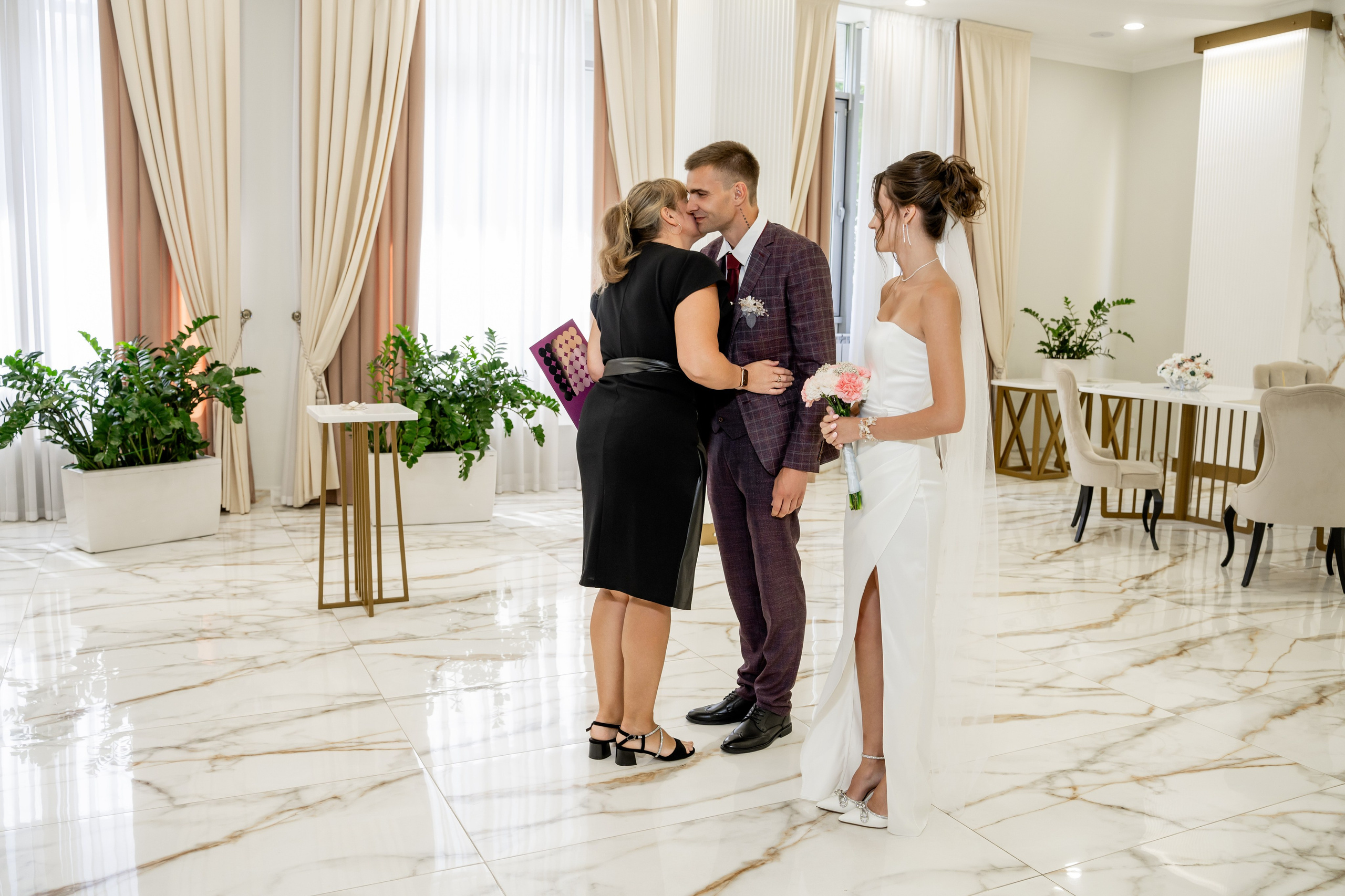 Евгений и Анастасия. Загс и прогулка. Фотограф и видеограф в Москве и Московской области Мария Вишня