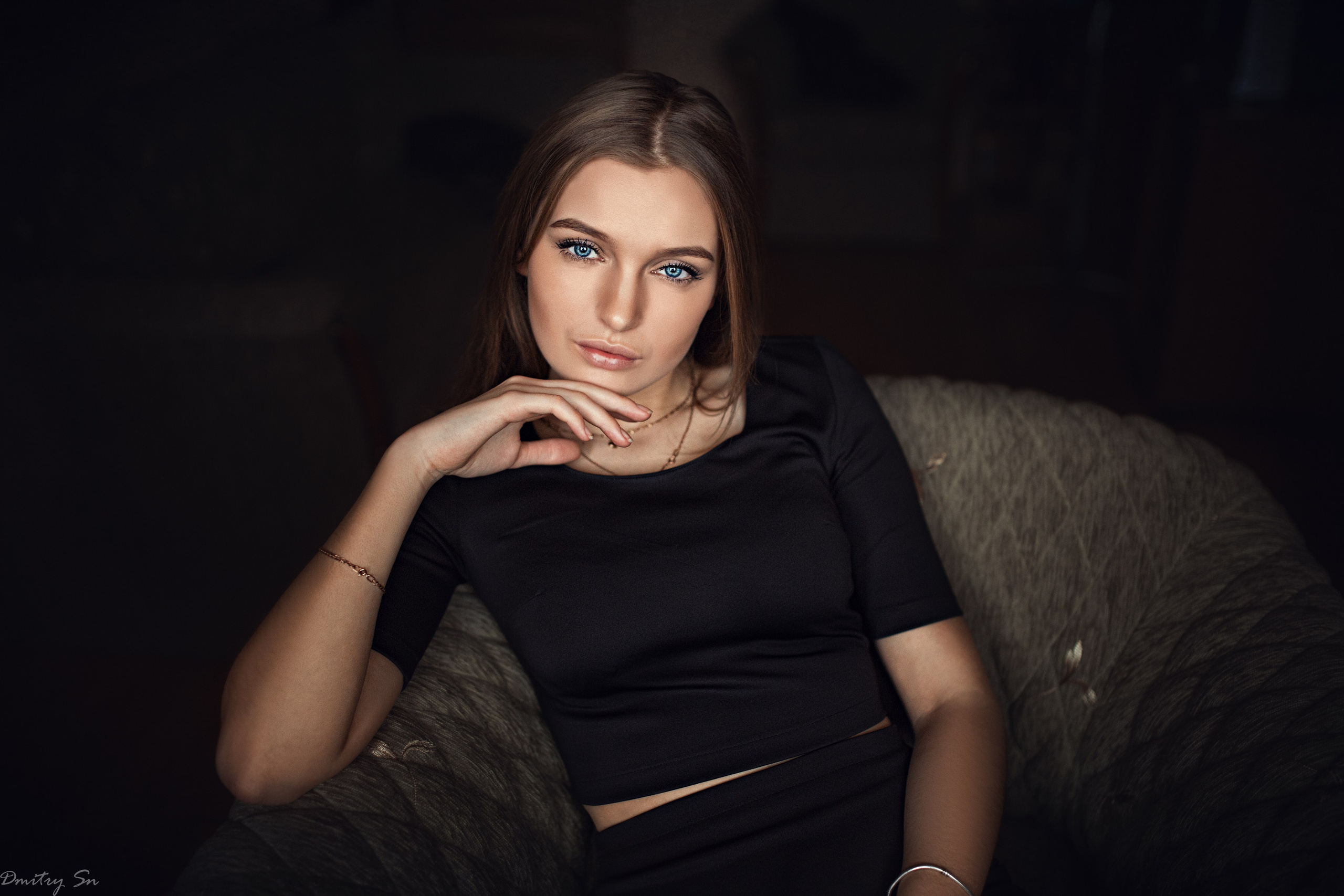 Фотосет с Аней у окна для «себя»