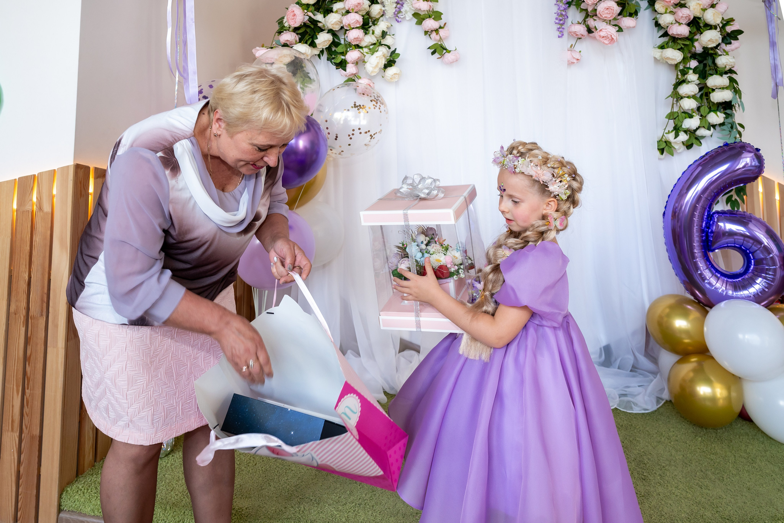 ДР в лофте с фокусником