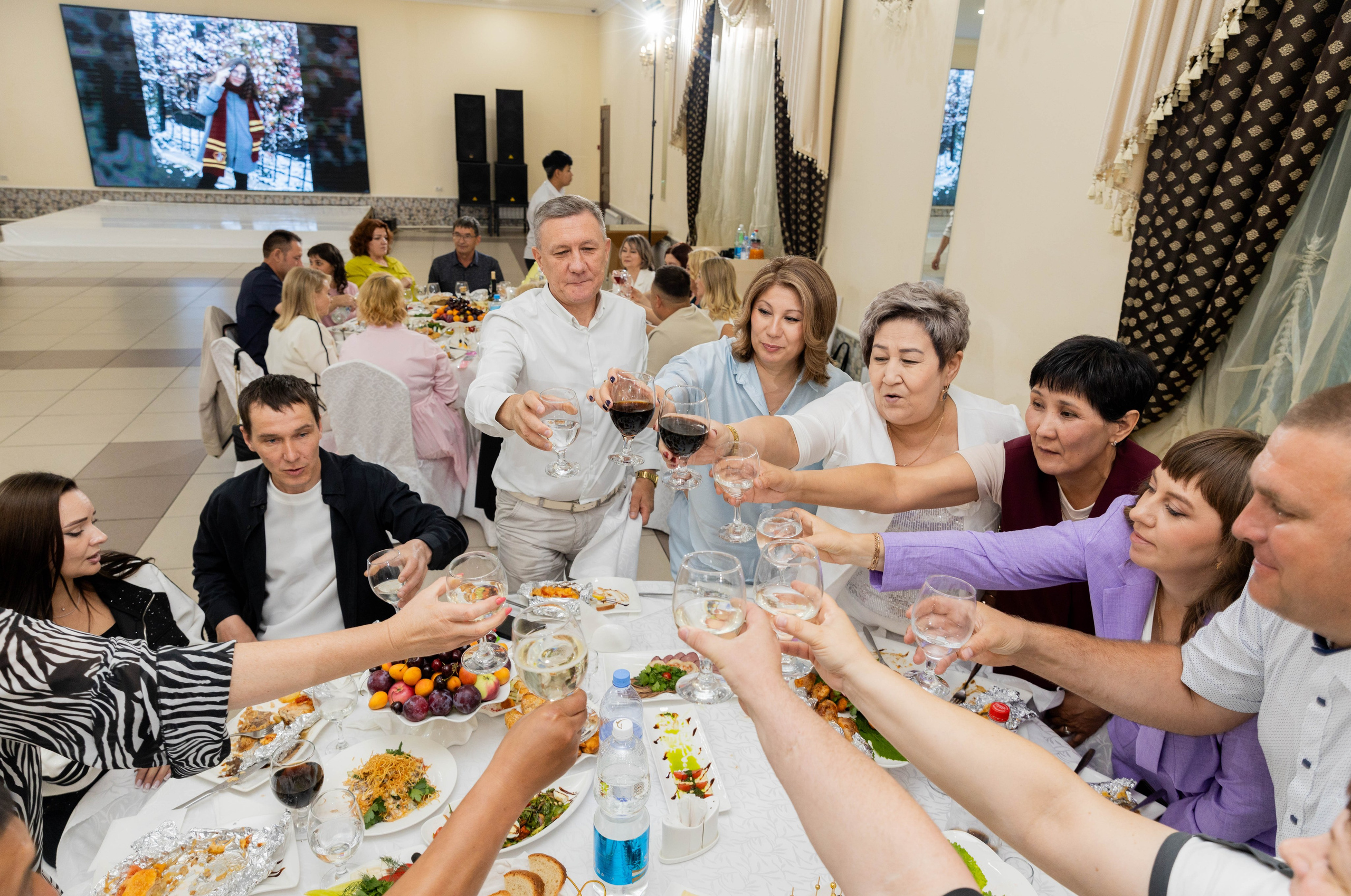 Школа № 10. Выпускной, 11 «А» класс