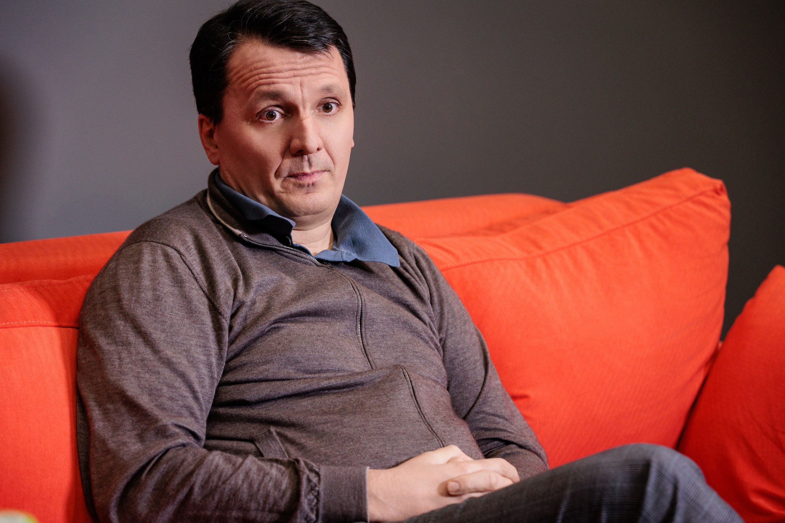 Съемка интеревью с директором. Контент для бизнеса в Екатеринбурге Полдень Медиа