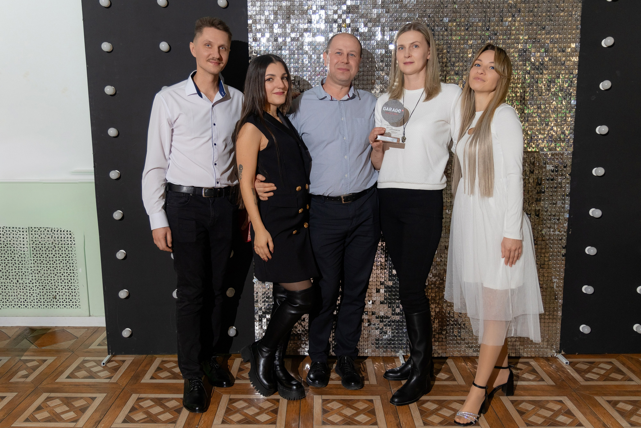Корпоративная фотосъемка для кафе GARAGE | Новый год 2025 | Минск. Свадебный фотограф в Минске/Беларуси Сергей Спиридонов