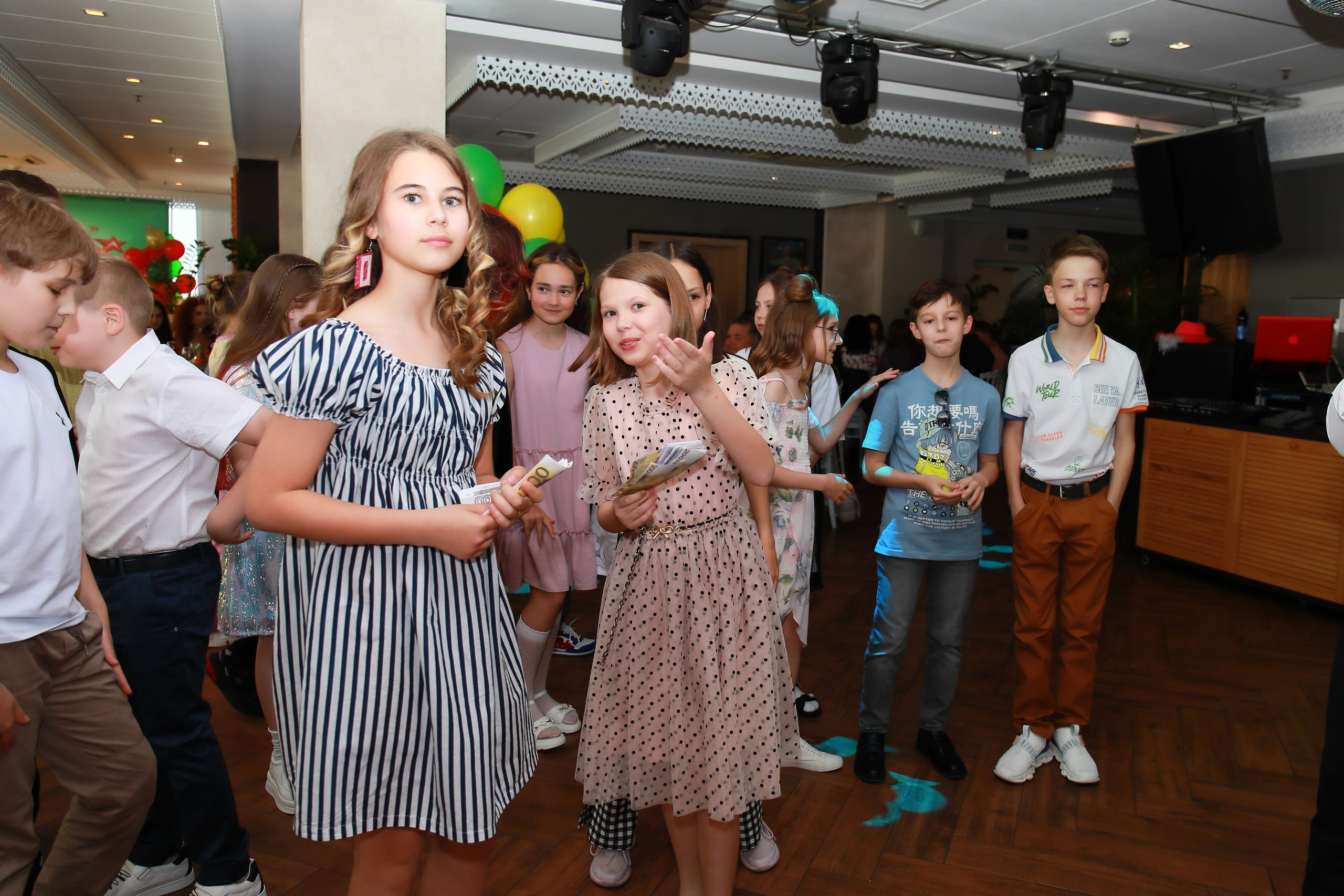 Выпускной 4 класс (Р-н Разговоры на крыше). Детский семейный фотограф Краснодар