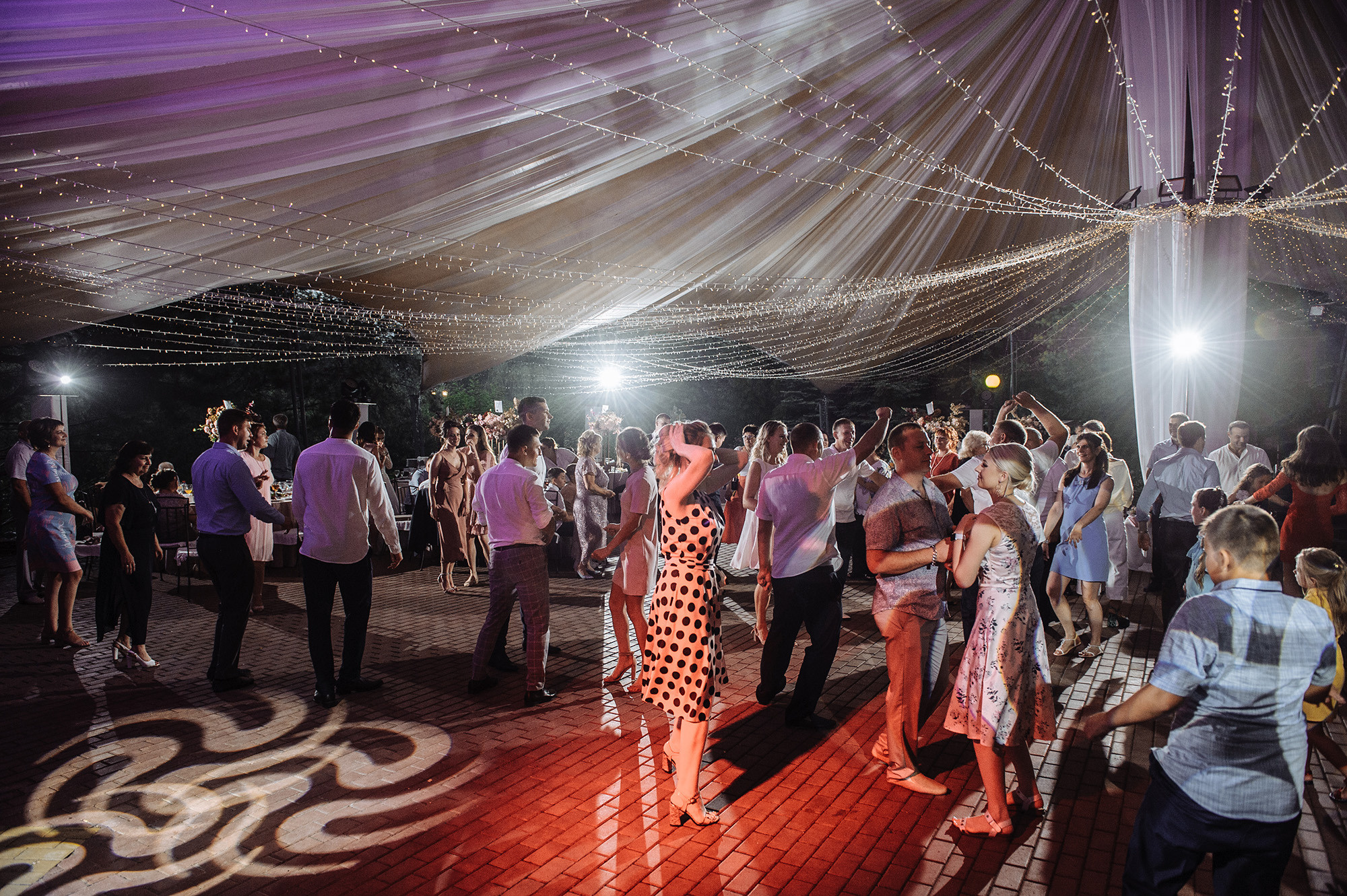 Сейчас она скажет ему ДА. Свадебный коммерческий фотограф Ростов-на-Дону, Москва