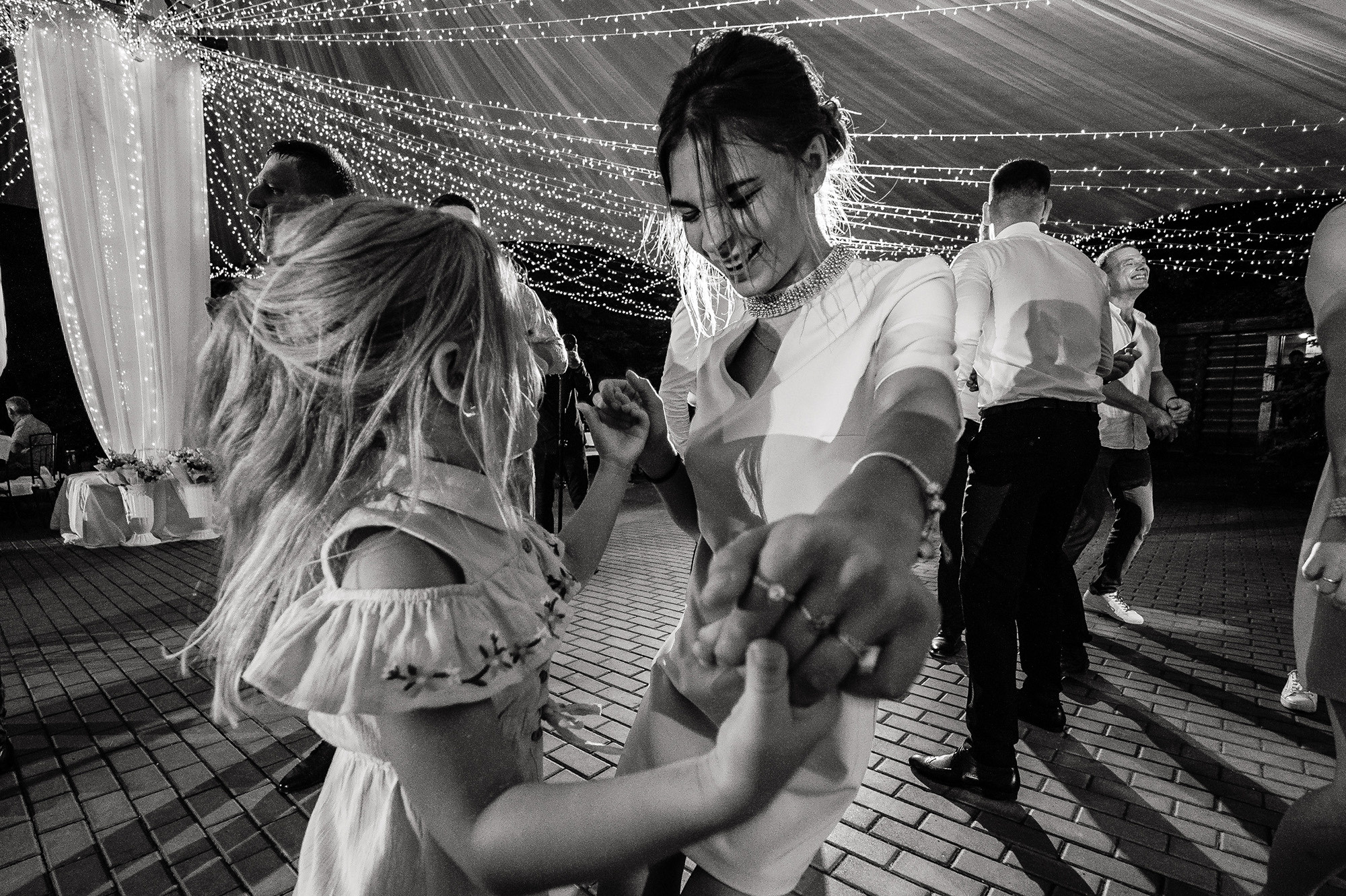 Сейчас она скажет ему ДА. Свадебный коммерческий фотограф Ростов-на-Дону, Москва