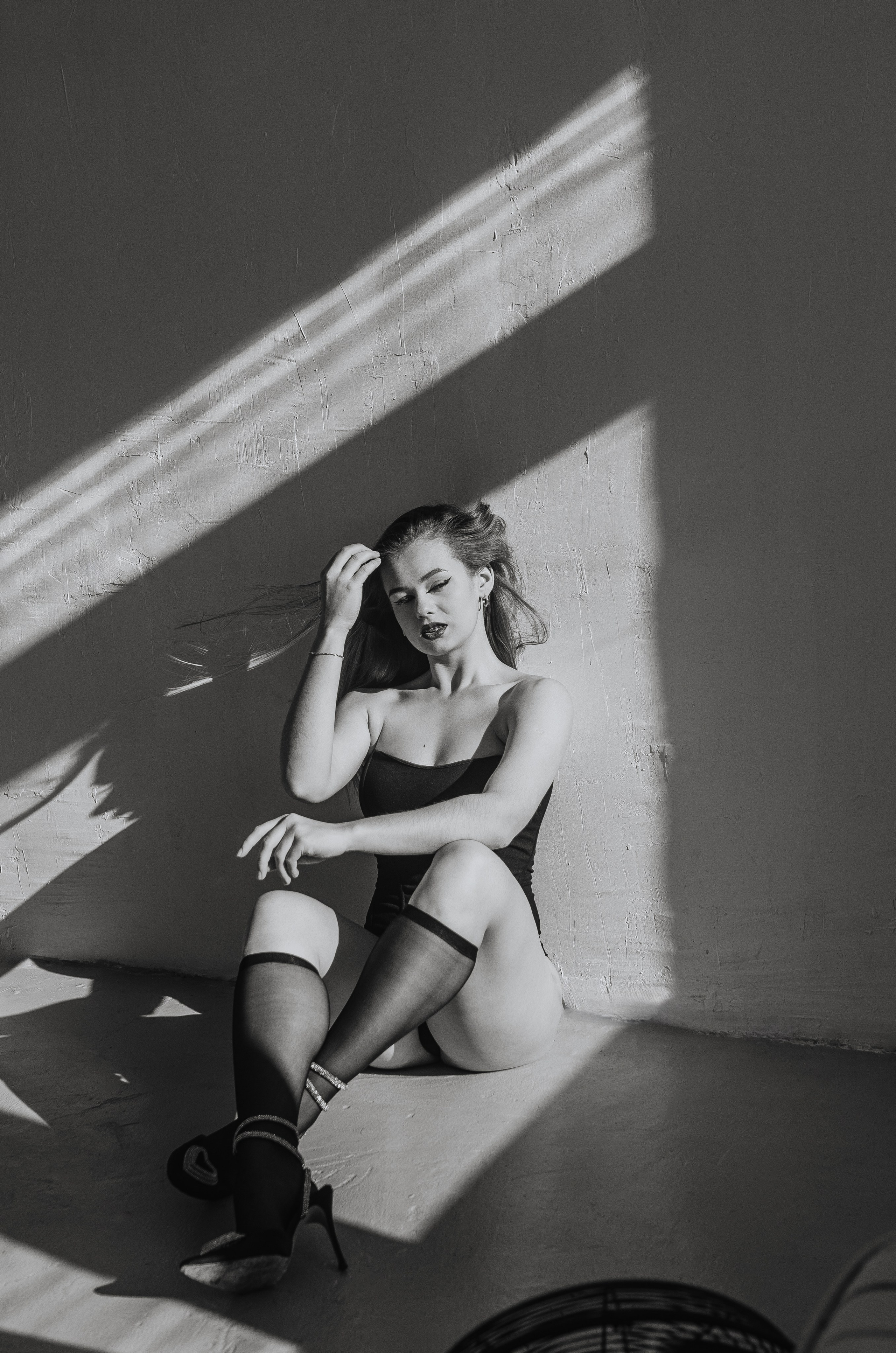 Женская фотосессия в стиле минимализм. Денисова Аля — фотограф для парных съемок и индивидуальных историй в Барнауле
