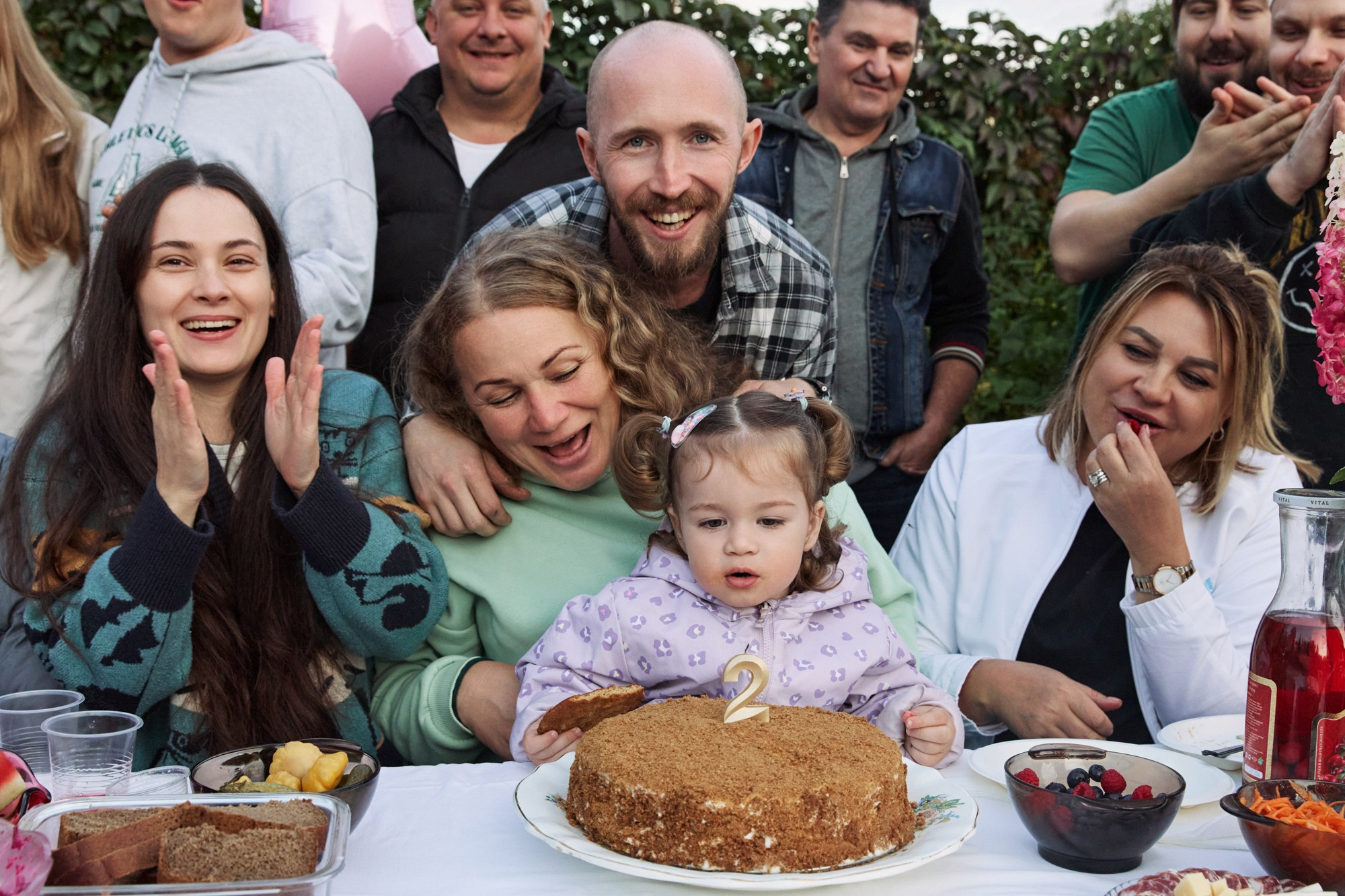 Фотограф на детский день рождения в Москве и Подмосковье: репортажная съемка живых эмоций на даче. Контентный и репортажный фотограф Виталий Кулешов | Москва