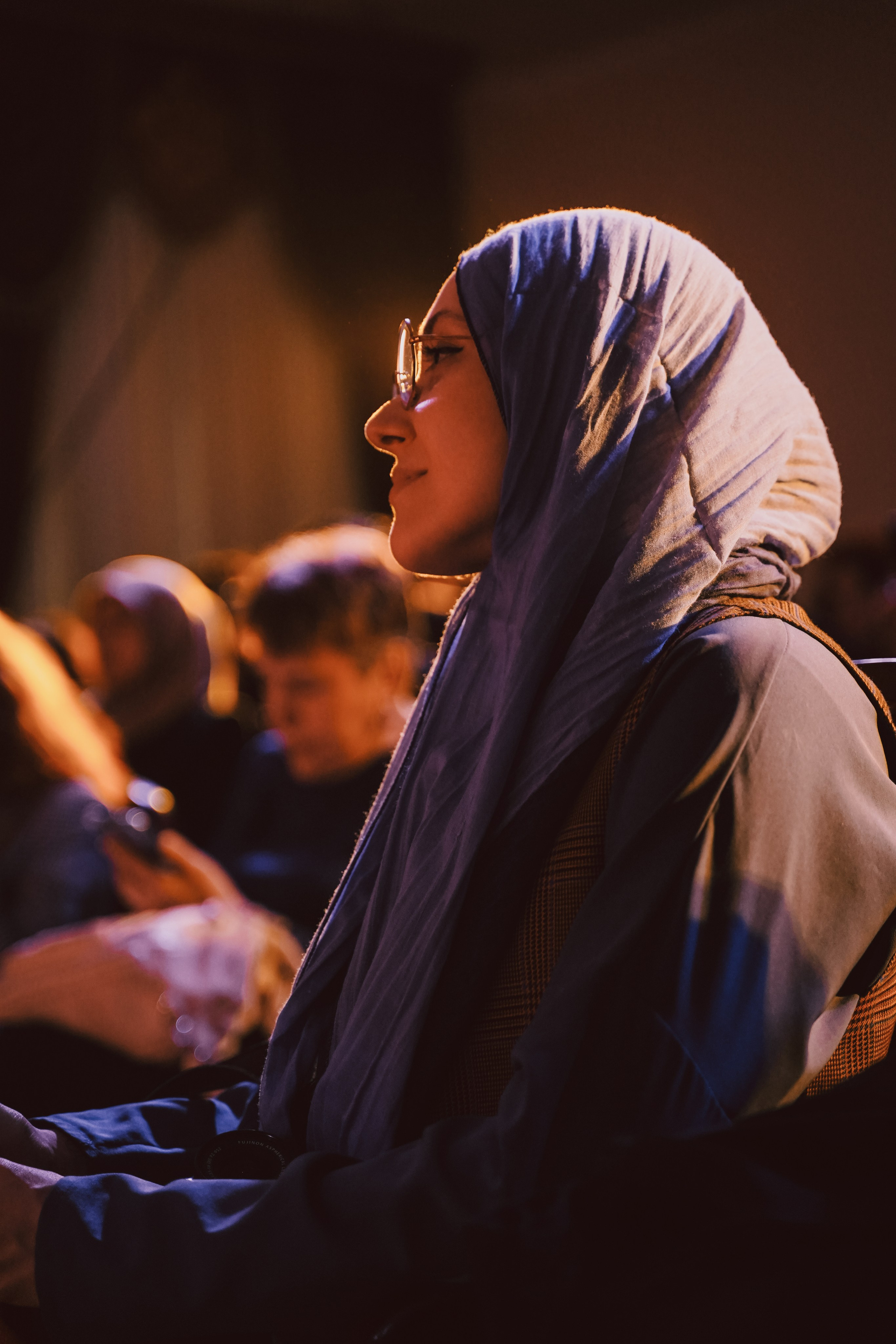 Поэтический вечер. Амина Абасова — индивидуальный фотограф в Махачкале, Дагестан