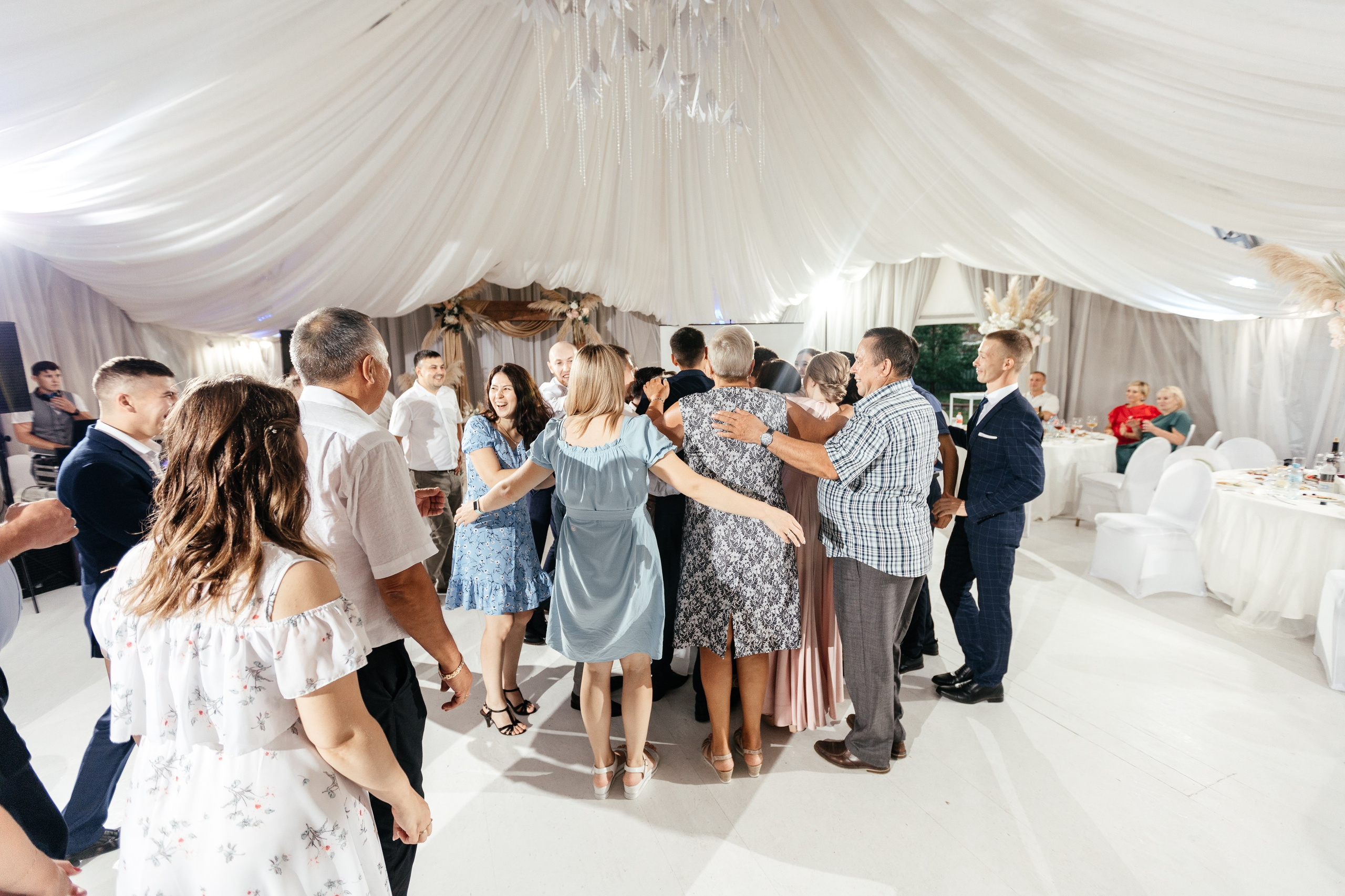 Свадебный фотограф Уфа — Руслан ГабдлисламовЖивые эмоции, красивые кадры, воспоминания на всю жизнь.Работаю по всей Республике Башкортоста. Свадебный фотограф Уфа Руслан Габдлисламов