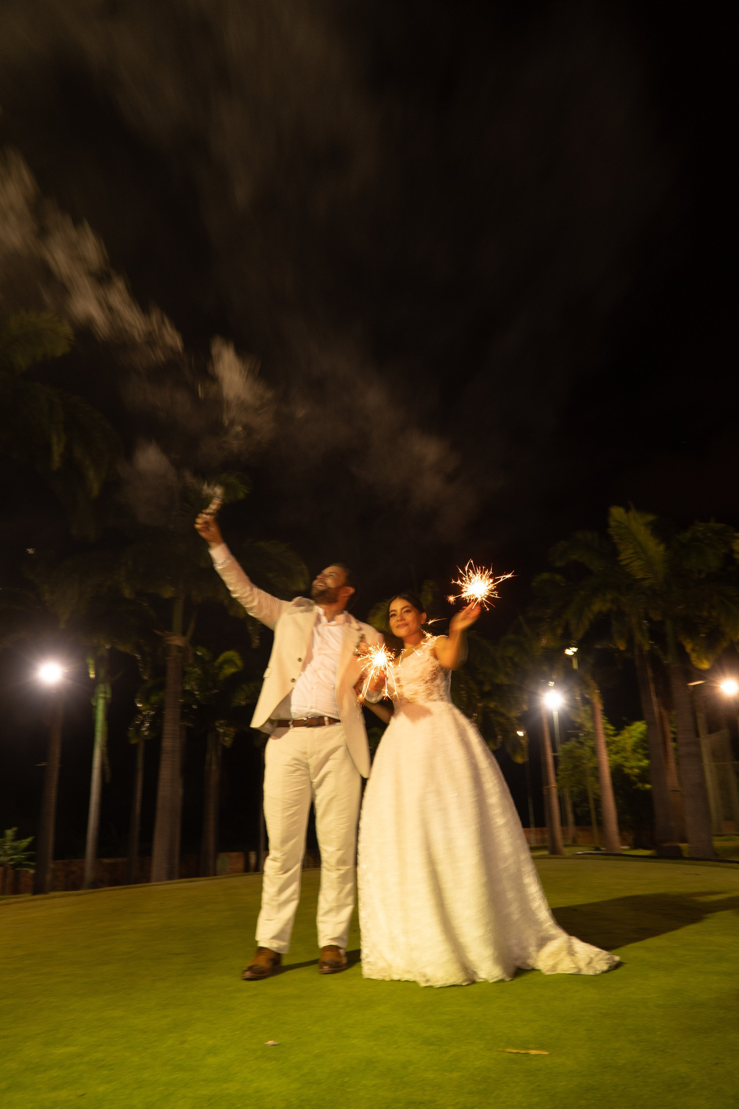 Carola & Gerson. Wedding Photographer in Barcelona and Medellin