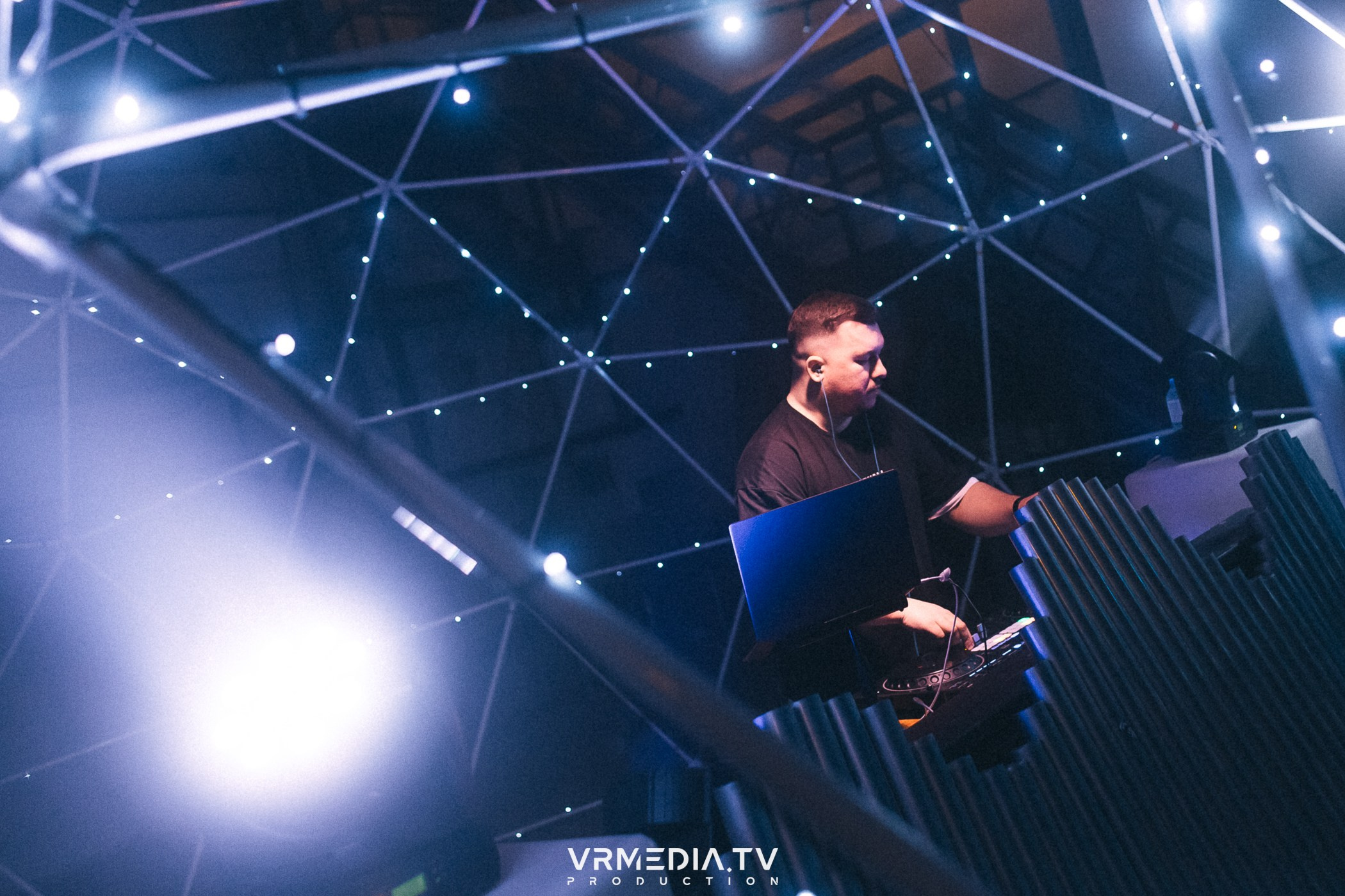 WEEKEND HALL в культурном пространстве «Редакция»