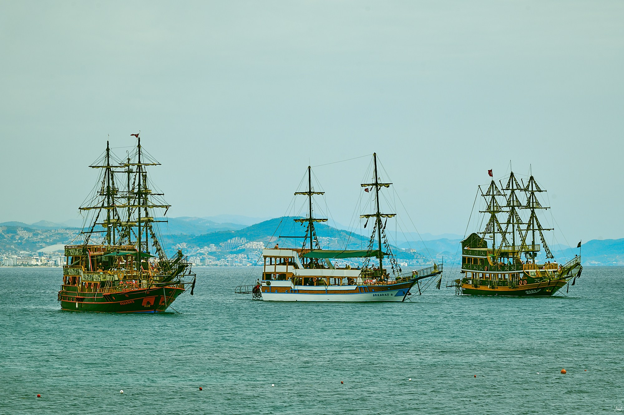 Alanya, Türkiye. May 2024. Фотографии отовсюду и обо всем