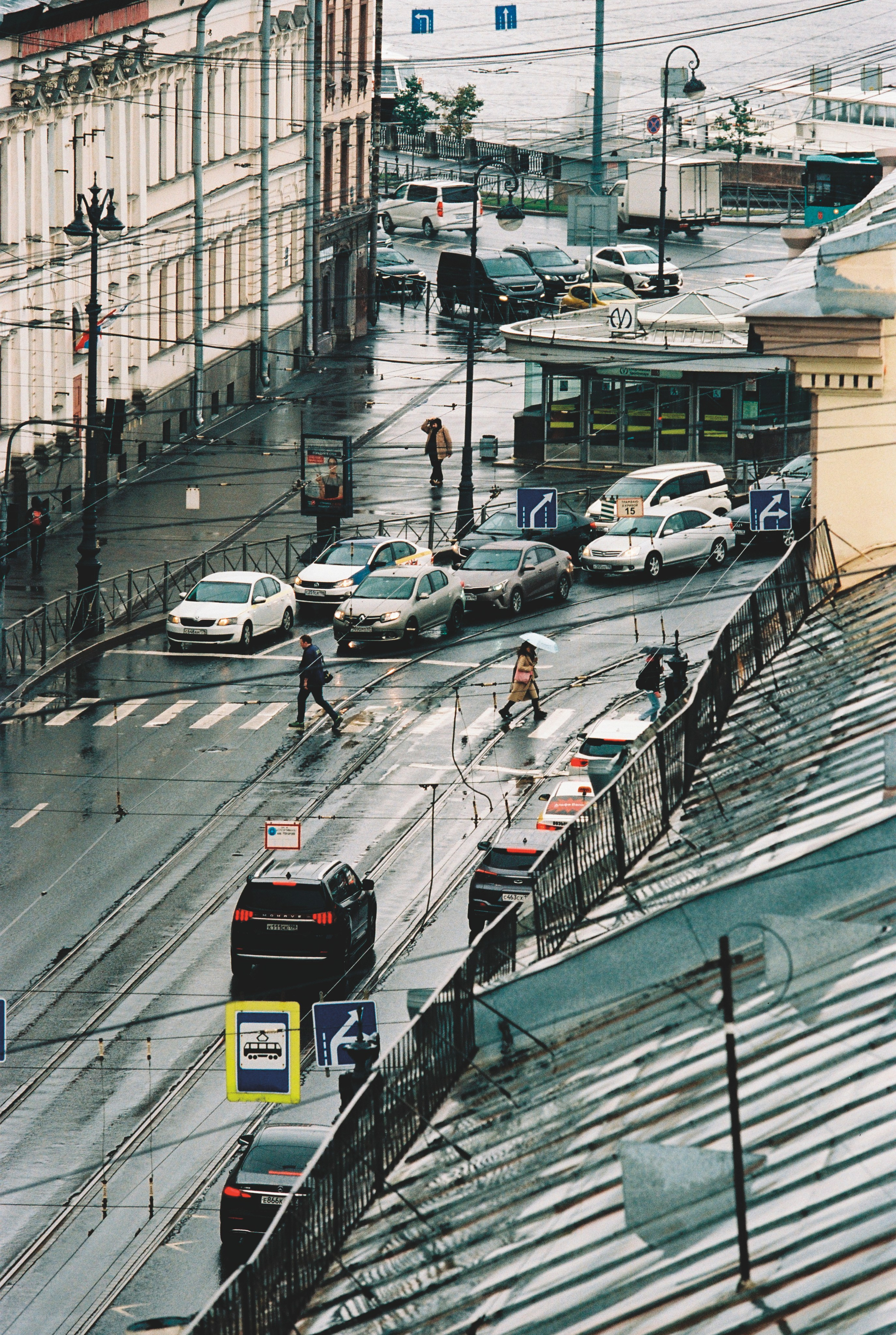 Фотографии цветные. Свадебный и семейный пленочный фотограф в Петербурге Истомина Ирина