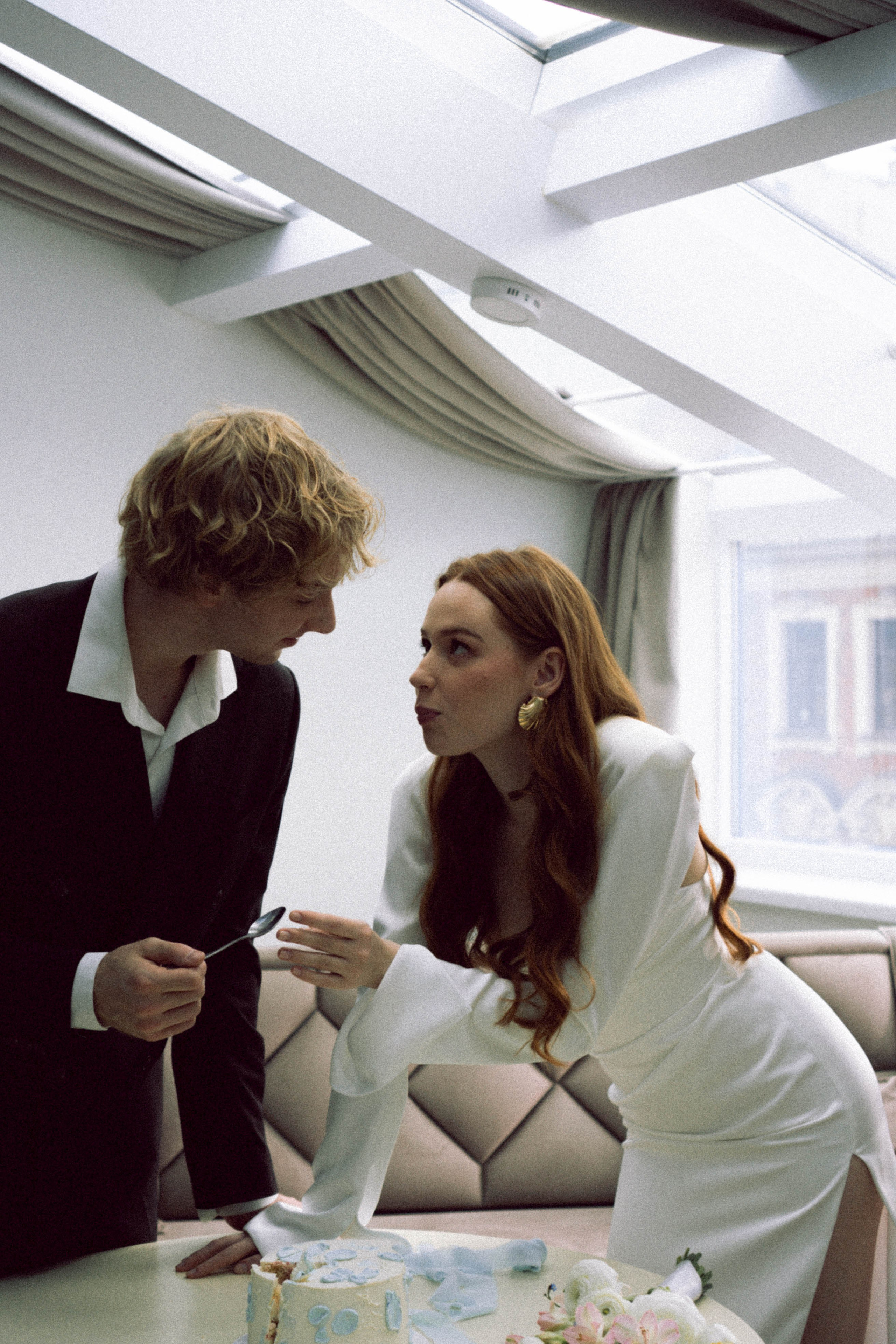 СВАДЕБНАЯ СЬЕМКА В ОТЕЛЕ. СБОРЫ ЖЕНИХА И НЕВЕСТЫ И ТАКЖЕ ТОР И ПОДГОТОВКА К ПРОГУЛКЕ. Профессиональный фотограф, Санкт-Петербург — Виктория Богомолова