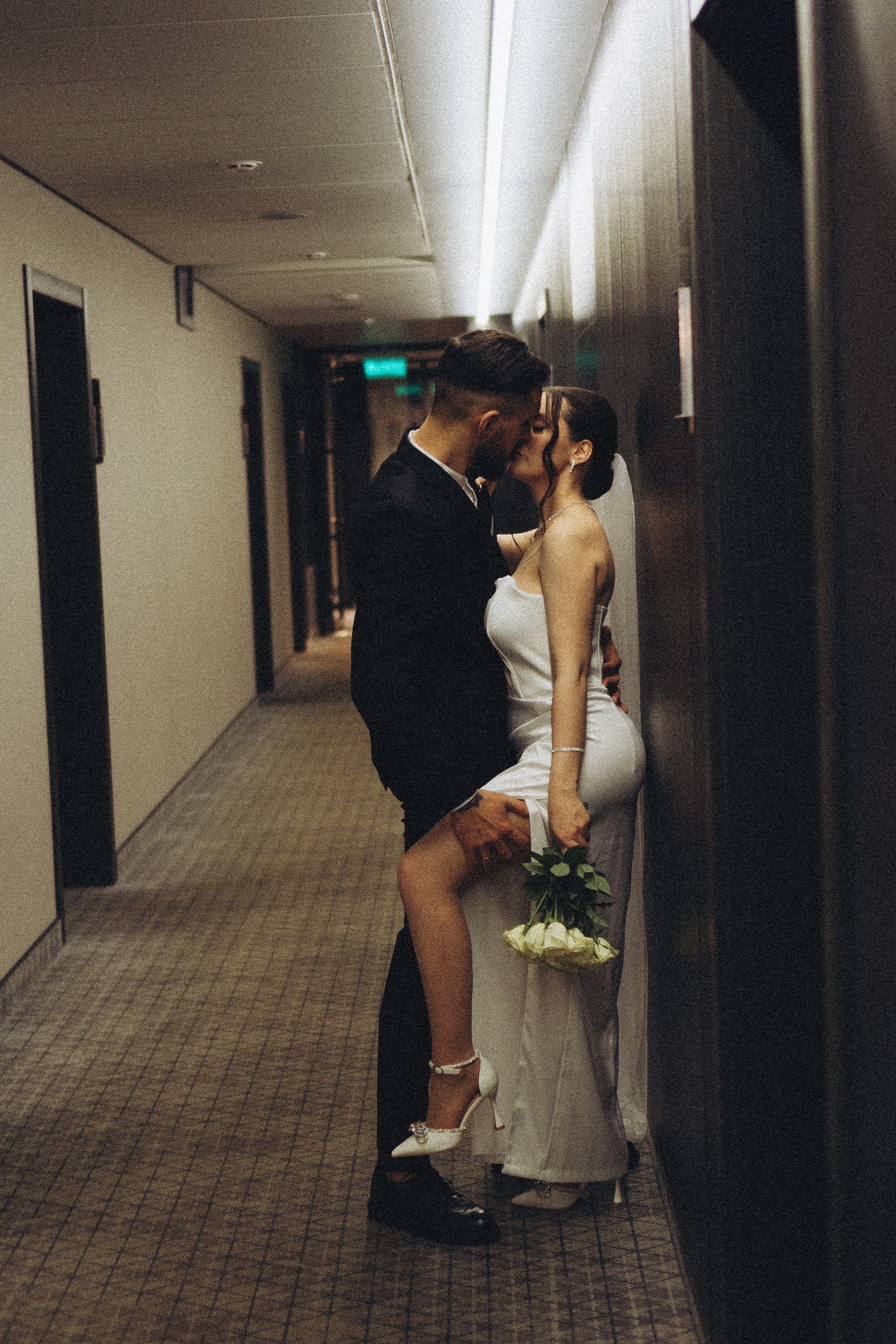 СВАДЕБНАЯ СЬЕМКА СБОРОВ ЖЕНИХА И НЕВЕСТЫ В ОТЕЛЕ И ТАКЖЕ ФОТОСЕССИИЯ В ОТЕЛЕЕ МЕГАПОЛИС БРЯНСК. Профессиональный фотограф, Санкт-Петербург — Виктория Богомолова