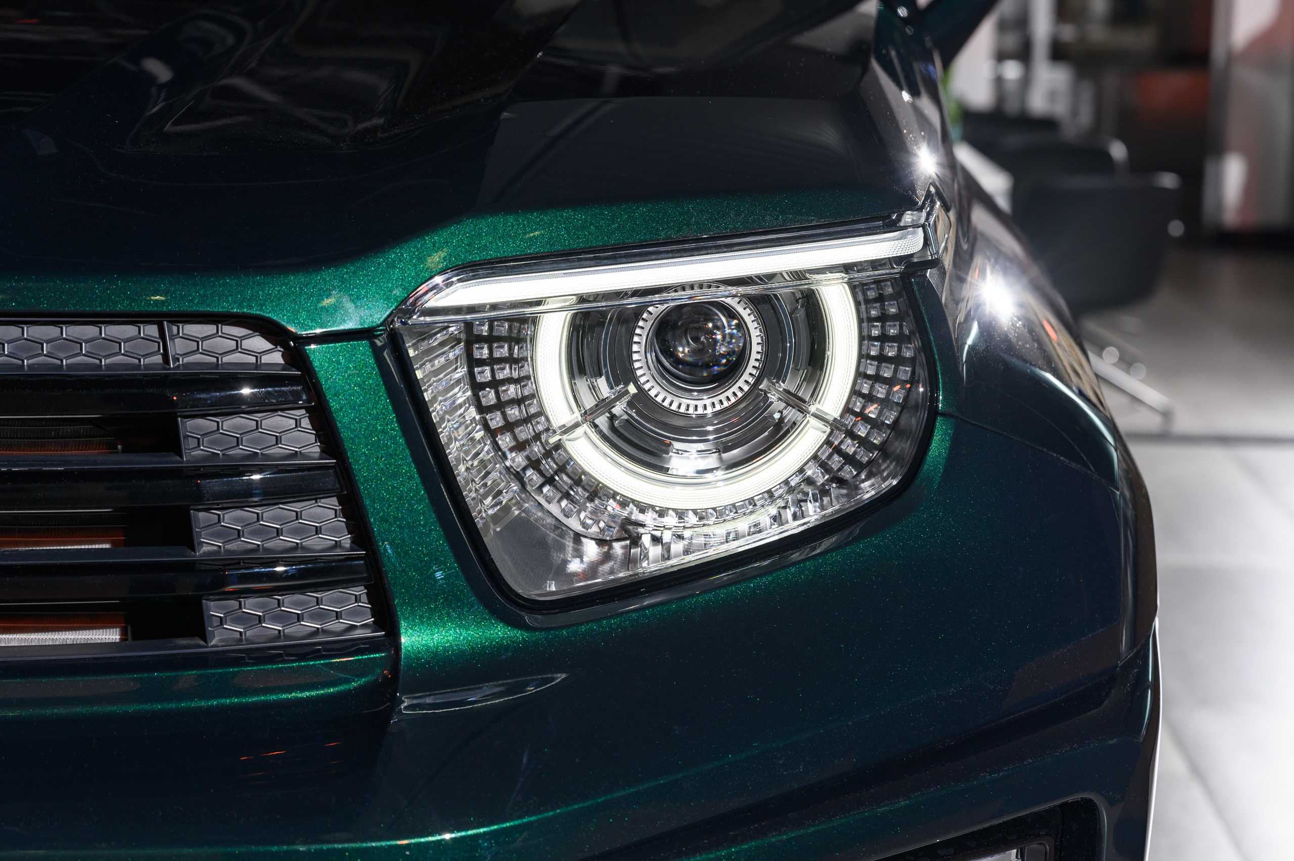 Автосалон Танк. Свадебный фотограф Москва Юрий Кульман