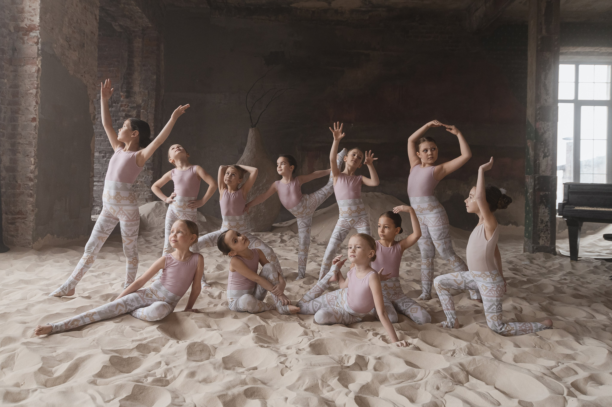 ВВЕРХ ДНОМ. SAND. Профессиональный репортажный, коммерческий фотограф в Санкт-Петербурге