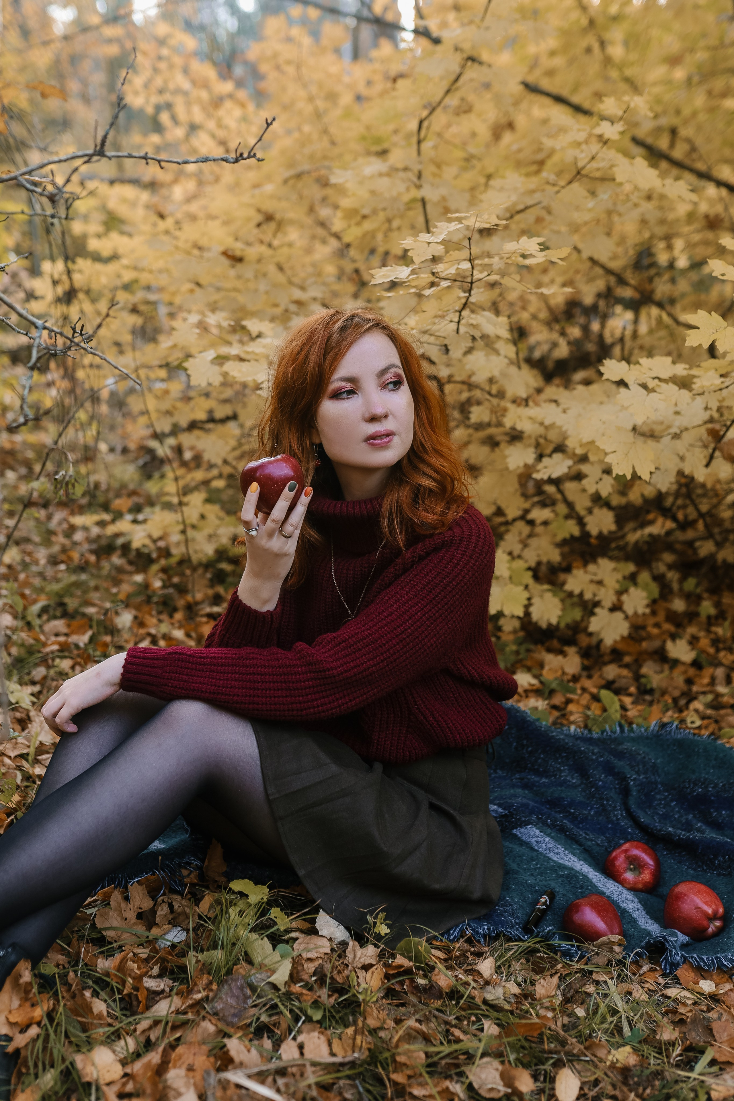 Контент для бренда духов «Мурчащий котел». Фотопродакшн продающего контента