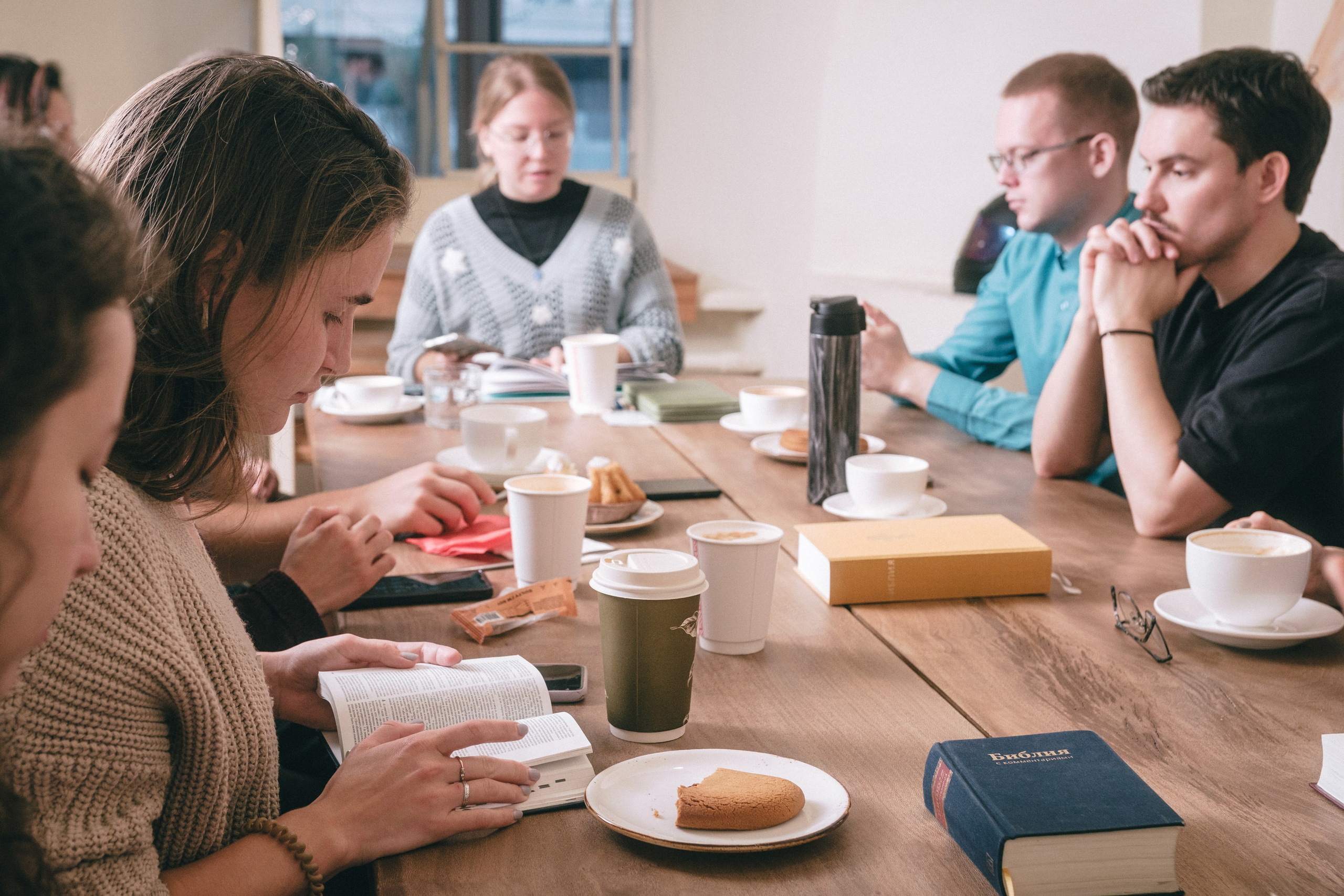 Библейский завтрак 22.10.2024. Фотограф в Москве Максим Скоробогатов