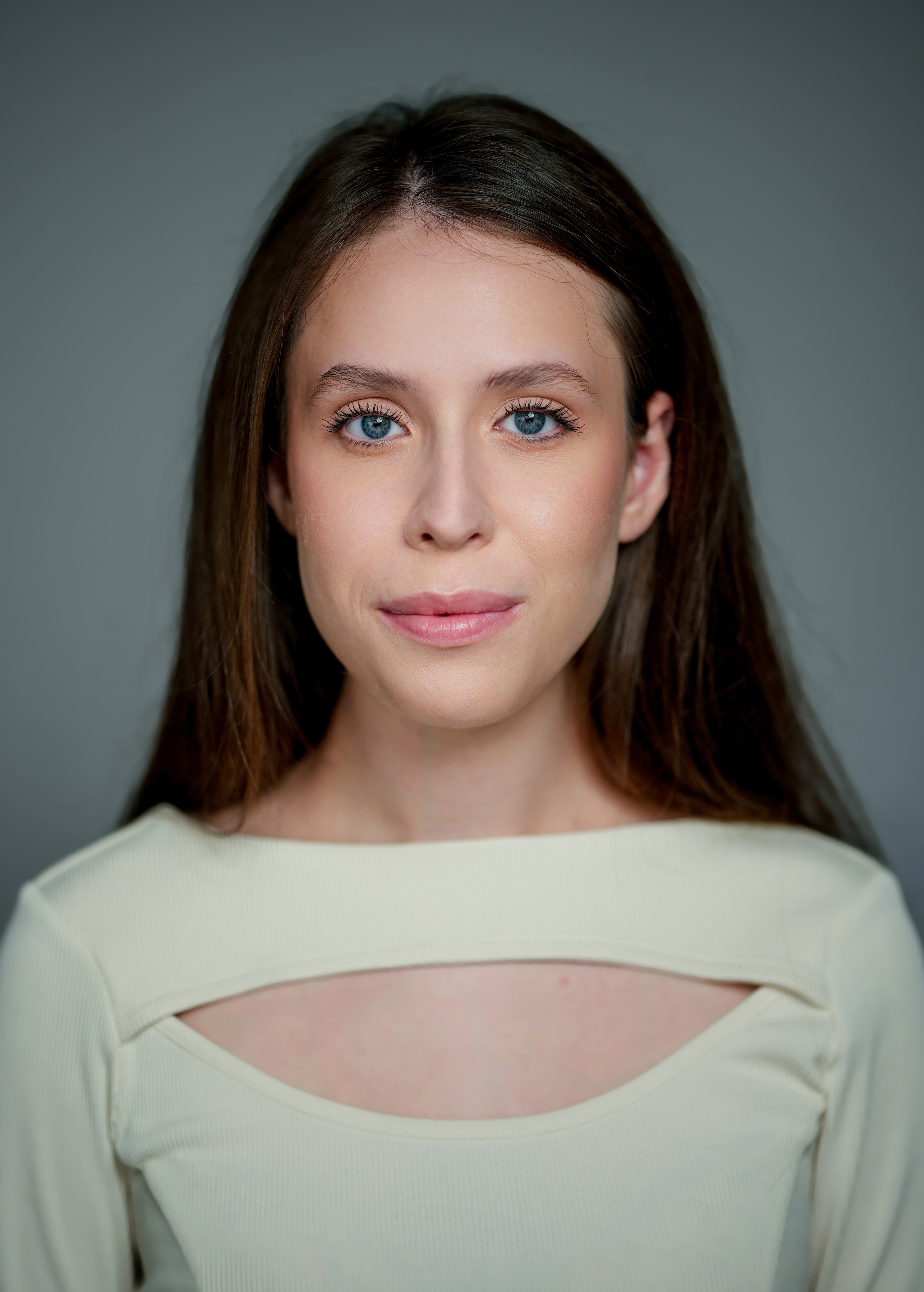 Актриса Софья Горячкина. Портретная съемка в Москве, студийный фотограф Игорь Фомин