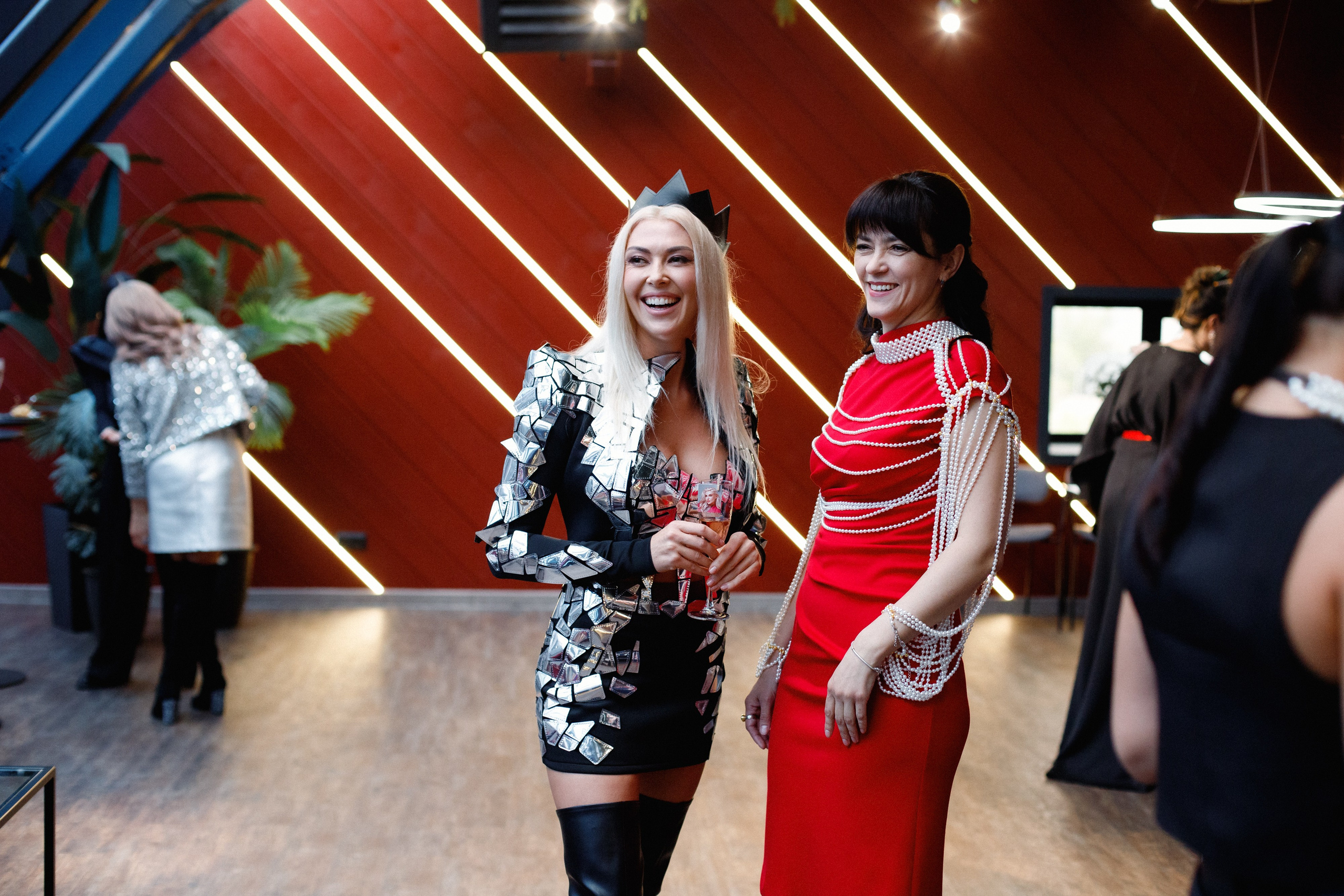 QUEEN KHV [12 ЛЕТ]. СВОИ. ФОТООТЧЕТЫ-СОБЫТИЯ-МЕСТА