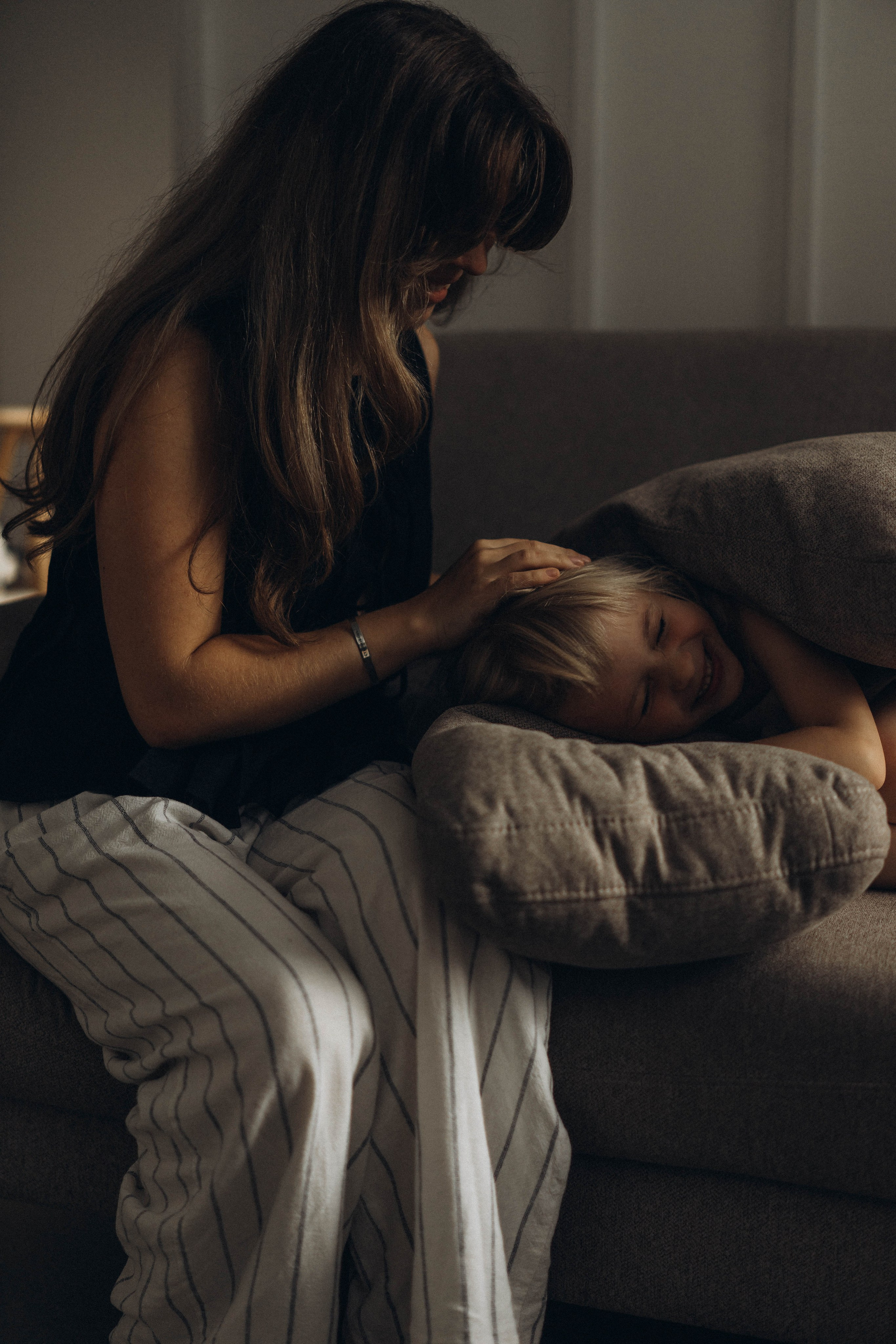 Фотосессия домашняя мама и дочка. Фотограф Екатеринбург Кокшарова Александра