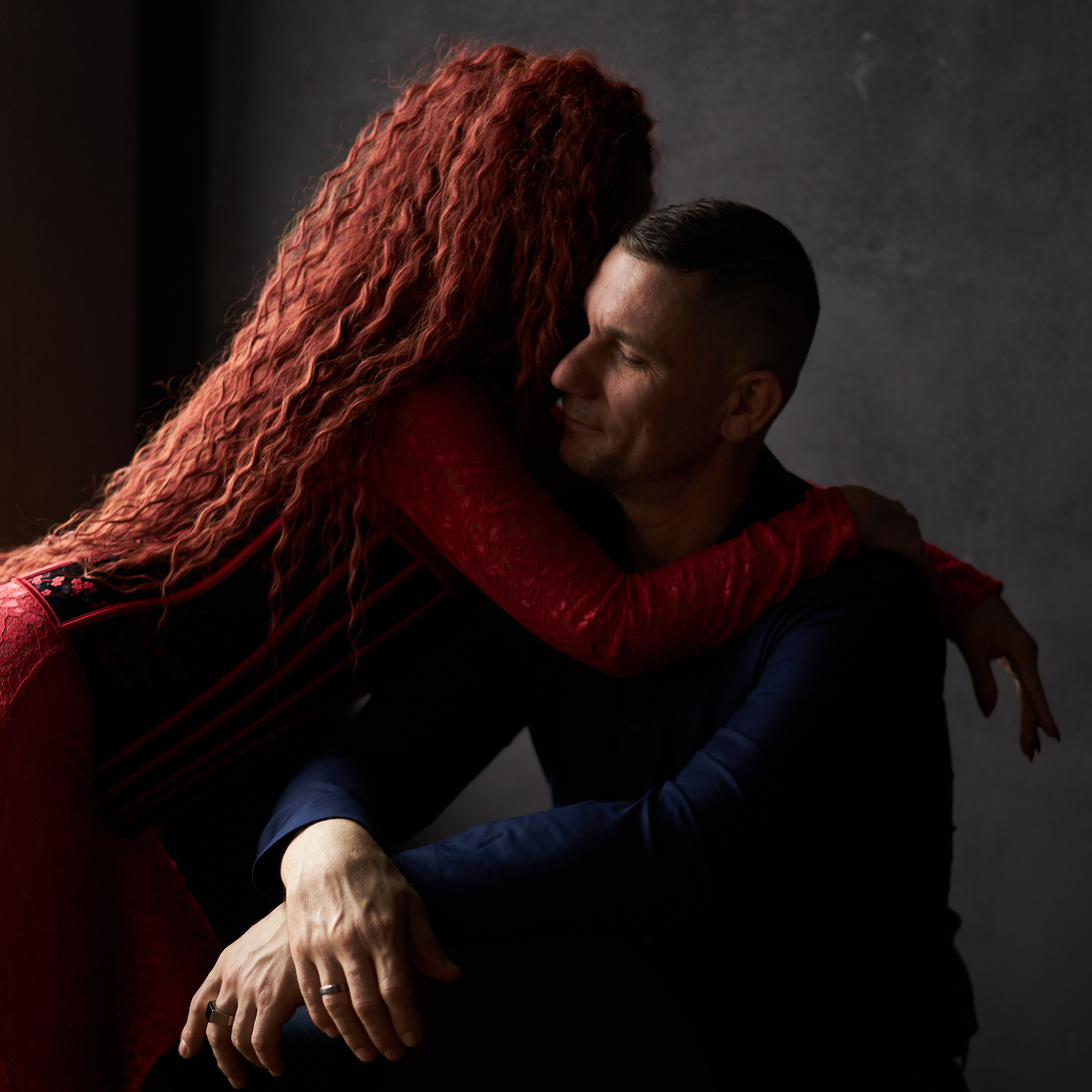 Фотосессия влюбленных в студии. Фотограф Екатеринбург Кокшарова Александра