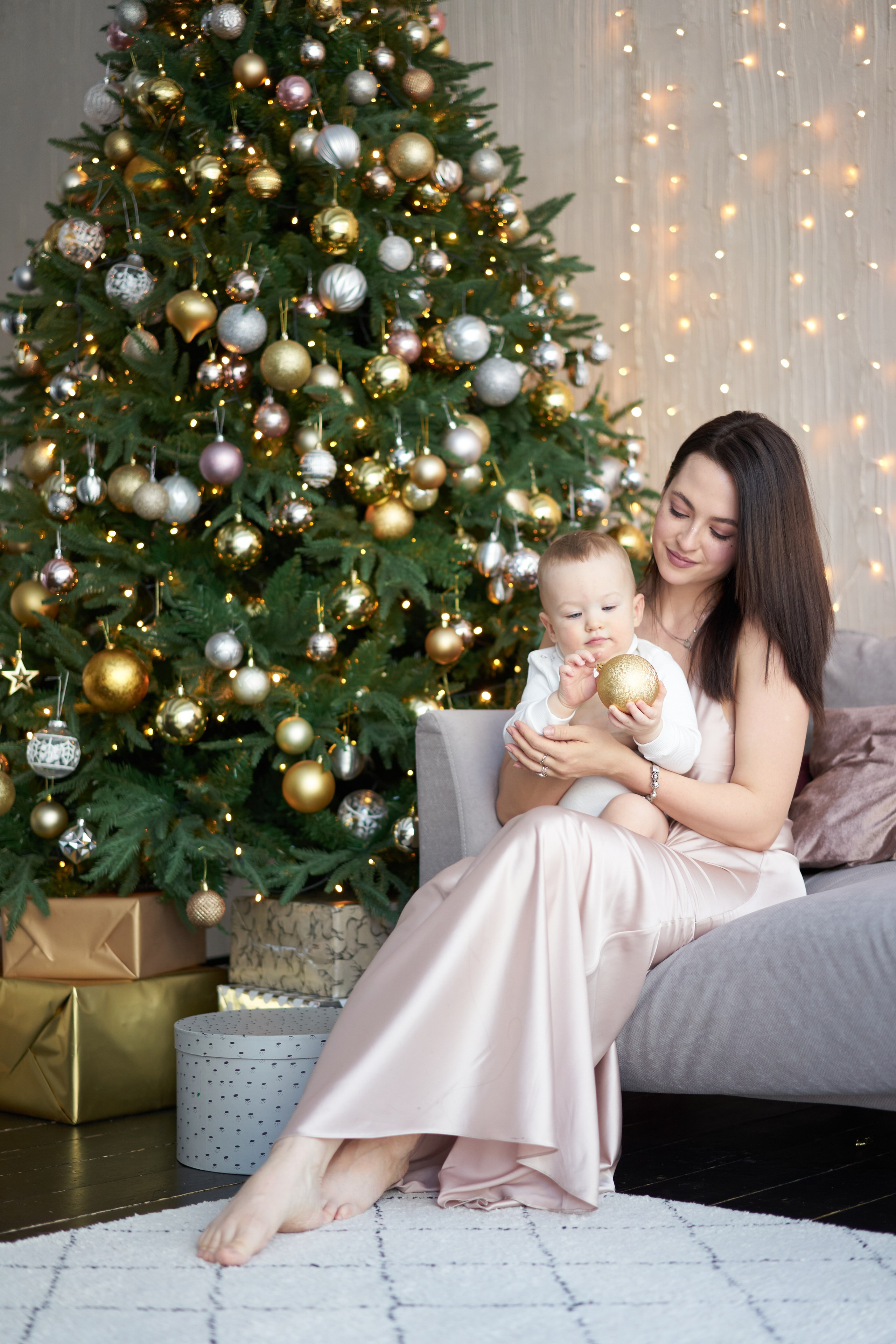 Семейная фотосессия в студии. Фотограф Екатеринбург Кокшарова Александра