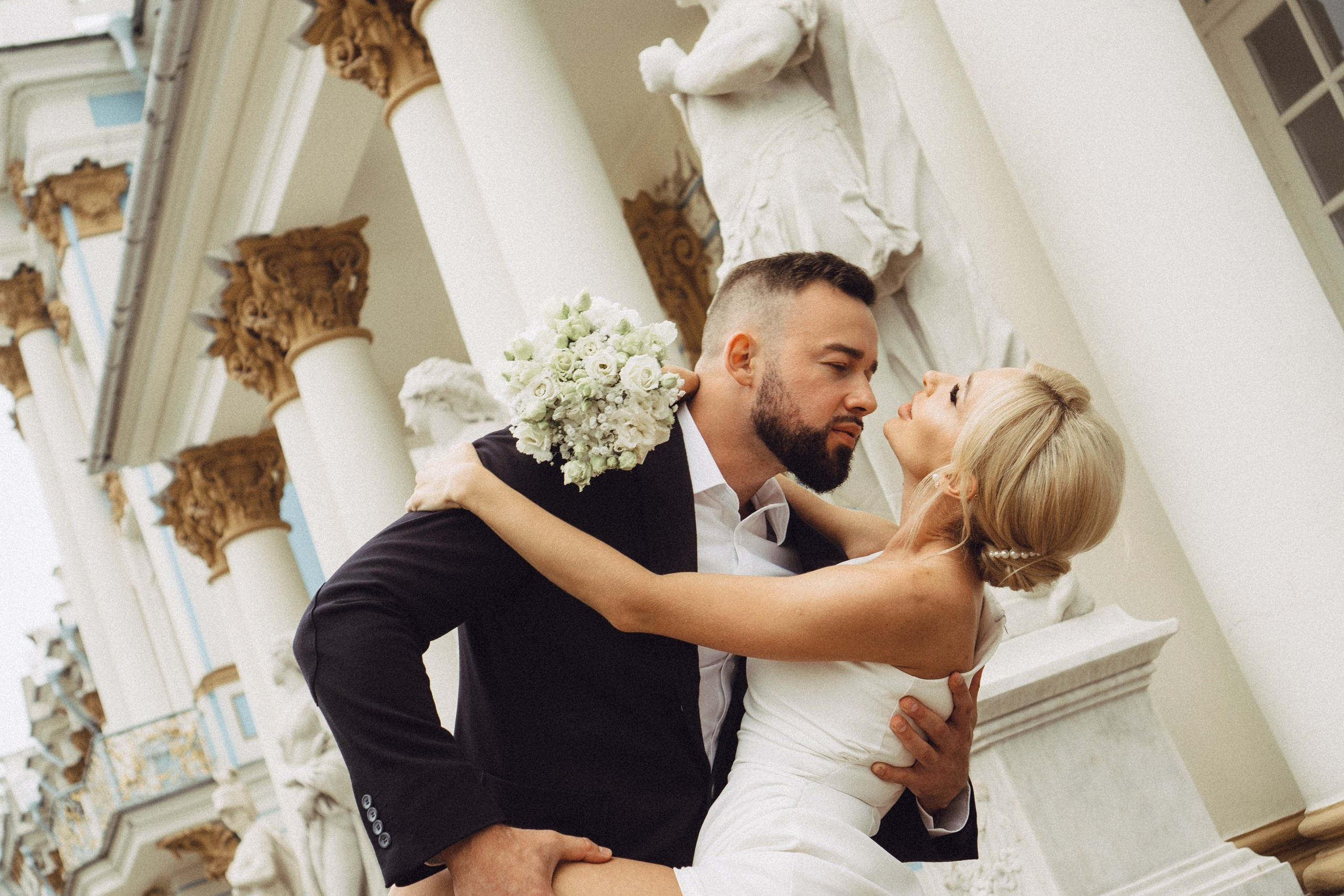 СВАДЕБНАЯ ИСТОРИЯ В ГОРОДЕ ПУШКИН ВОЗЛЕ ЕКАТЕРИНИНСКОГО ДВОРЦА И В ПАРКЕ. Профессиональный фотограф, Санкт-Петербург — Виктория Богомолова