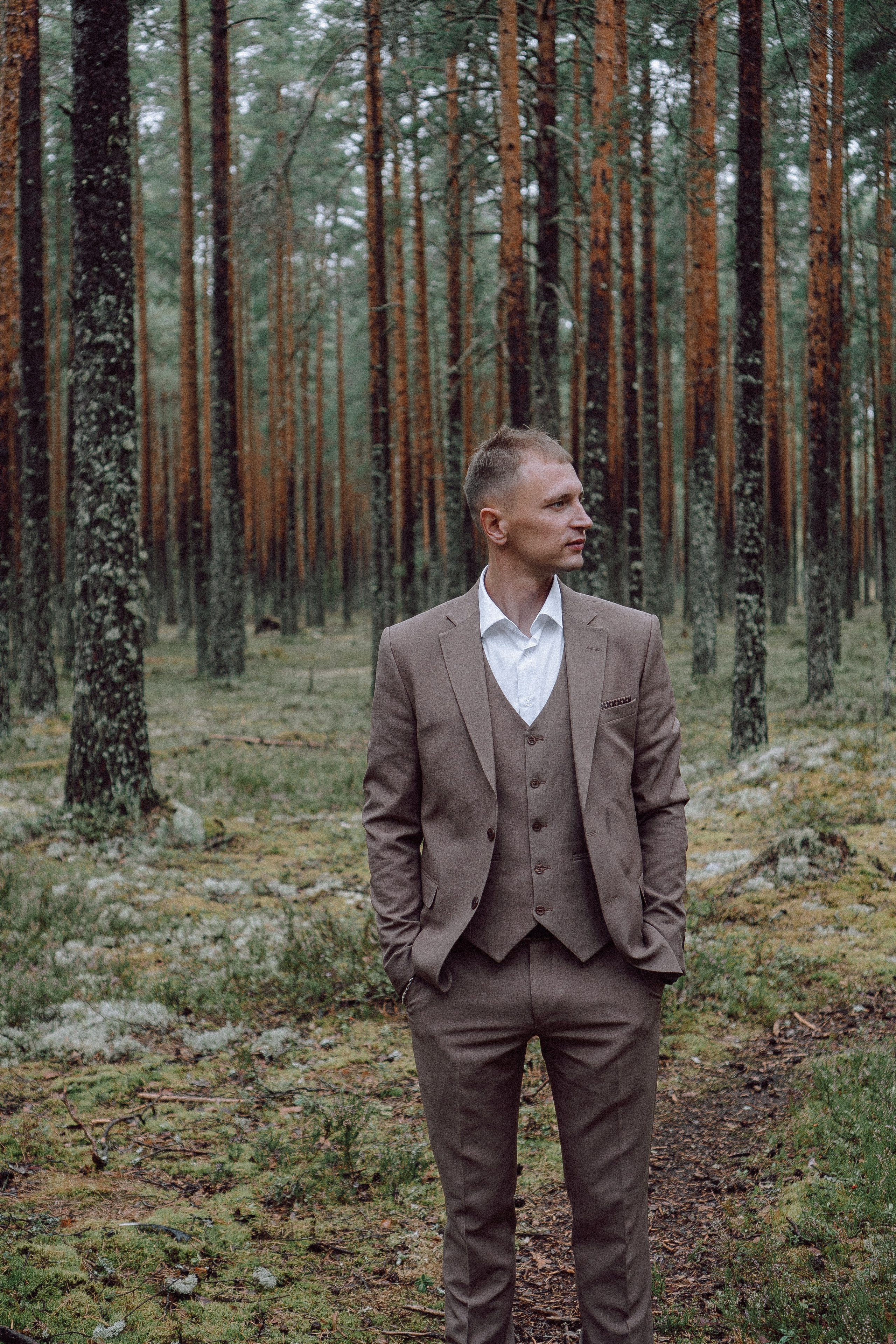 СВАДЕБНАЯ ФОТОСЕССИИЯ ПАРЫ В ГОРОДЕ ПРИОЗЕРСК В СОСНОВОМ ЛЕСУ И С ПИКАПОМ. Профессиональный фотограф, Санкт-Петербург — Виктория Богомолова