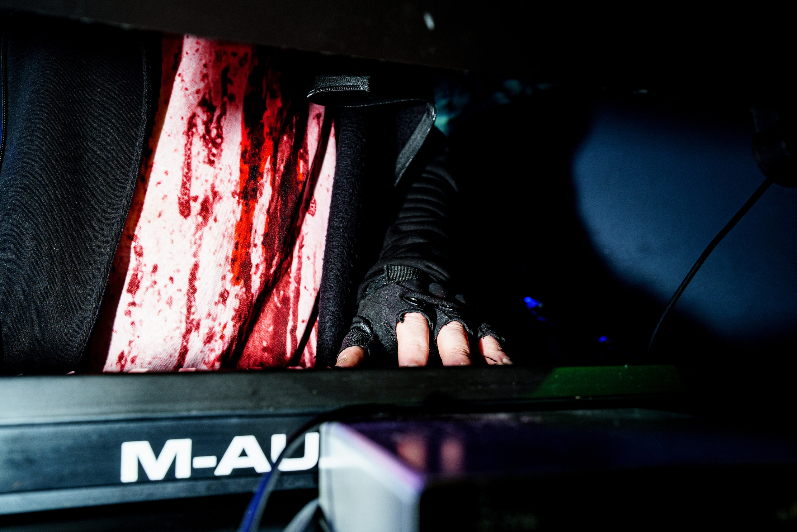 Inside the Rain|Ласточка. Концертный и репортажный фотограф в Санкт-Петербурге Слава Пахомов