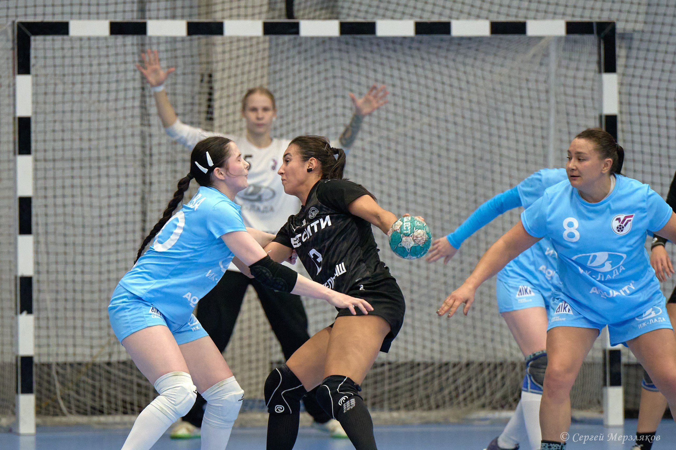 Гандбол. OLIMPBET Суперлига. «Университет» — «Ростов-Дон». Спортивный репортажный фотограф в Ижевске Сергей Мерзляков