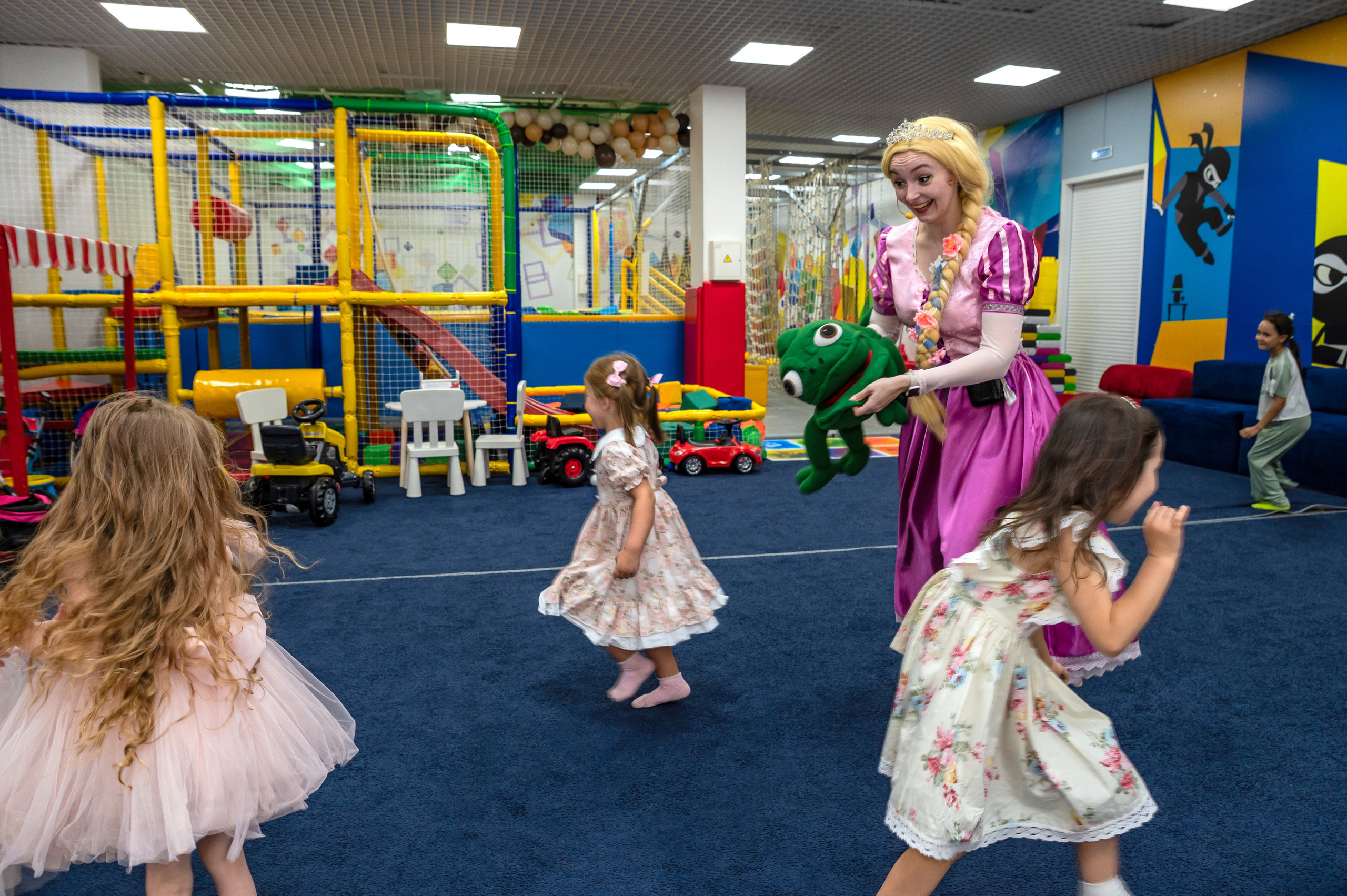 Игротека Ниндзя Кидс. Я Ольга Казанцева, фотографирую снимаю ваши киноистории и печатаю фото и цифровые портреты на холсте