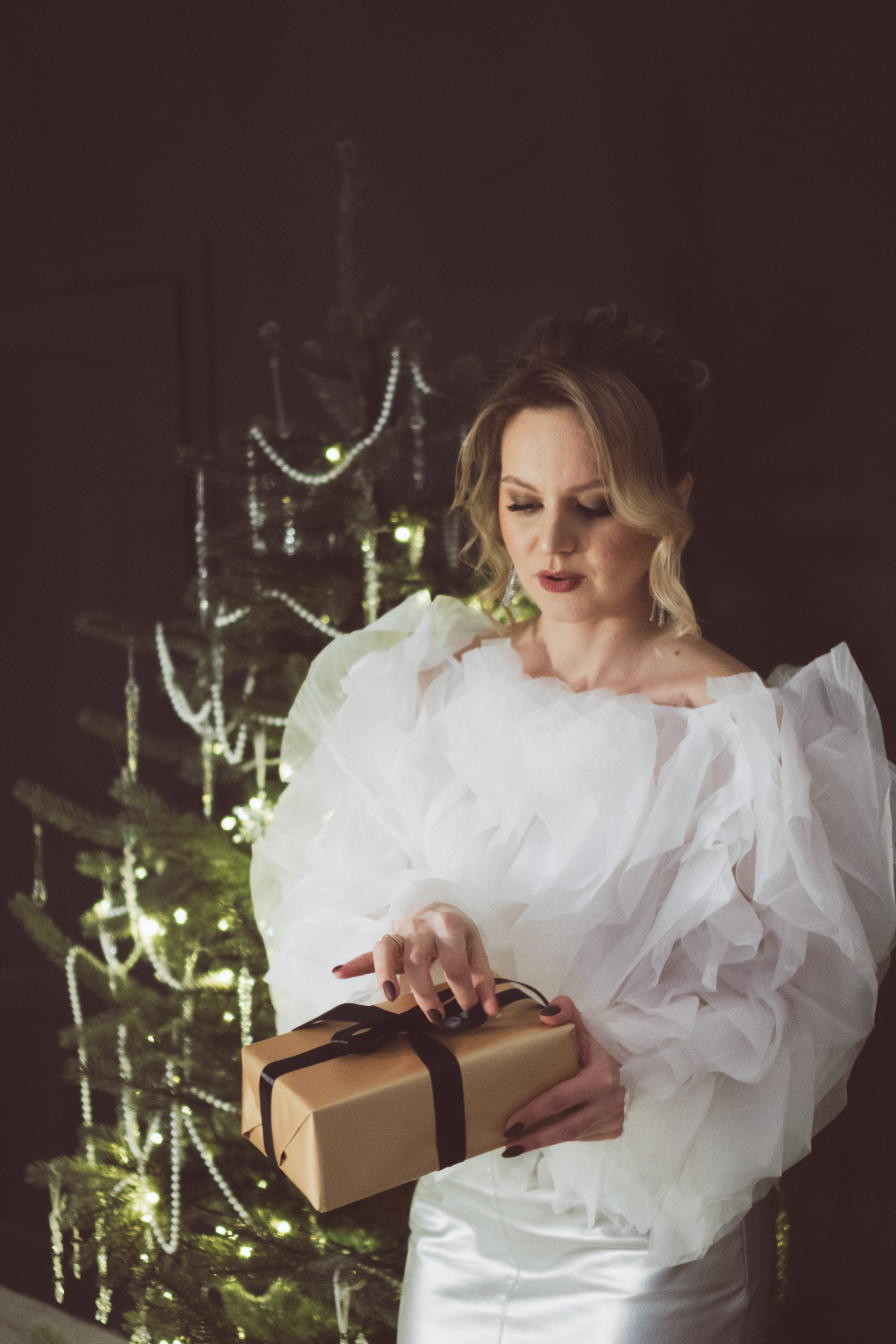 НОВОГОДНЯЯ ФОТОСЕСИИЯ В СТУДИИ ДЛЯ ДЕВУШКИ И ПРОГУЛКА ПО ЧЕРНЫШЕВСКОЙ. Профессиональный фотограф, Санкт-Петербург — Виктория Богомолова