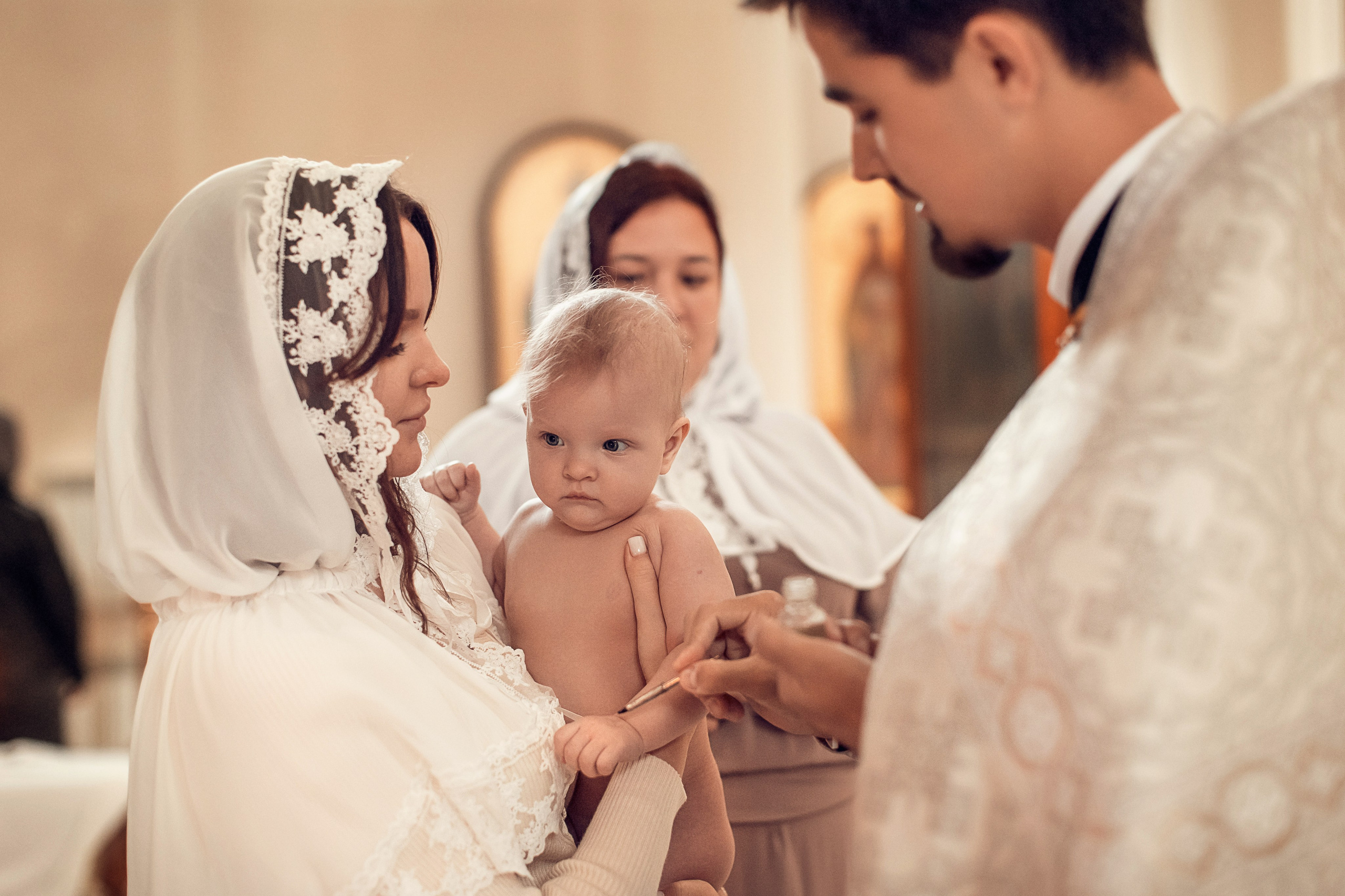 Крещение Евы в храме Спиридона Тримифунтского. Главная