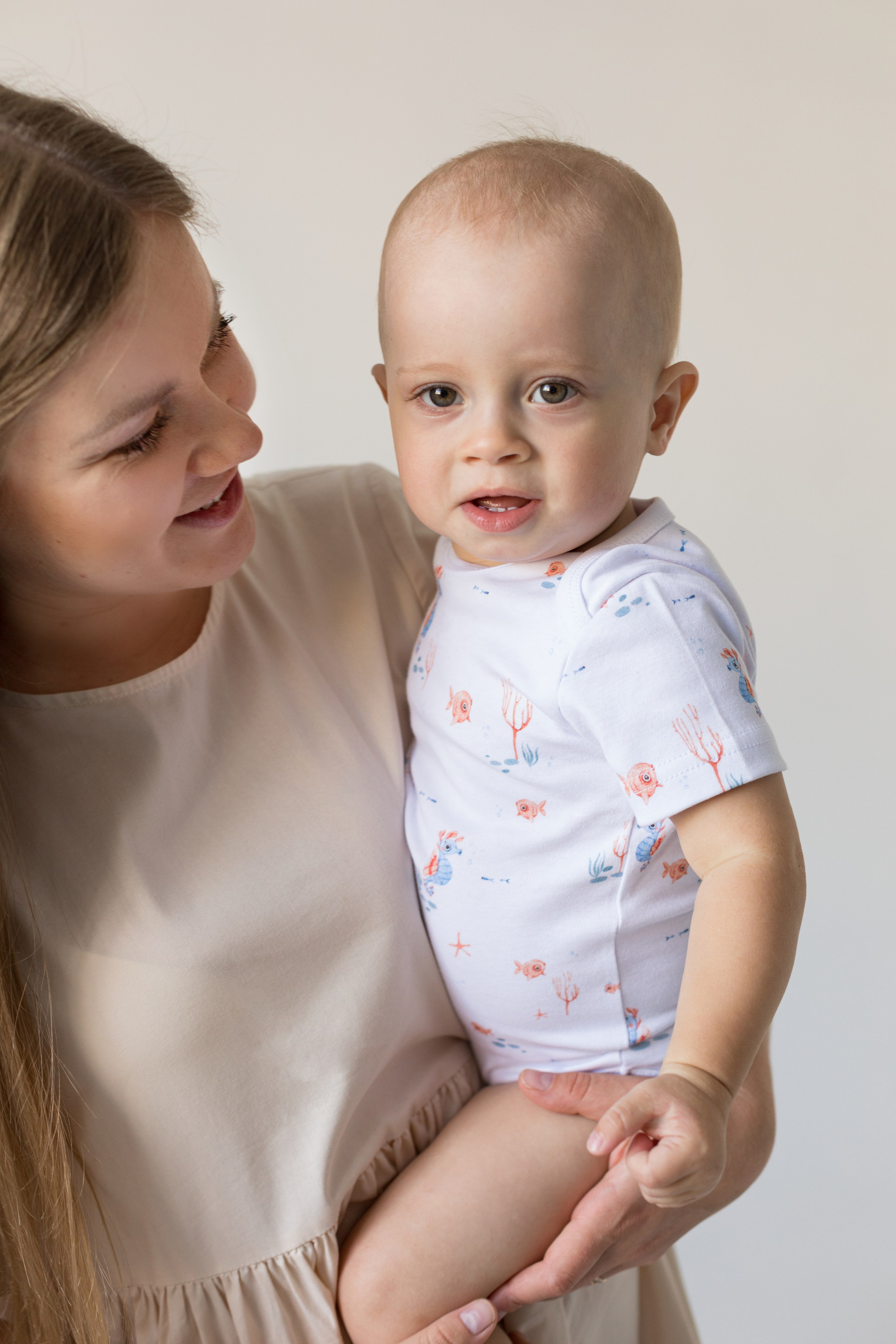 Фотосессия одежды для новорожденных детей. Детский и контент фотограф Надя Волкова Санкт-Петербург