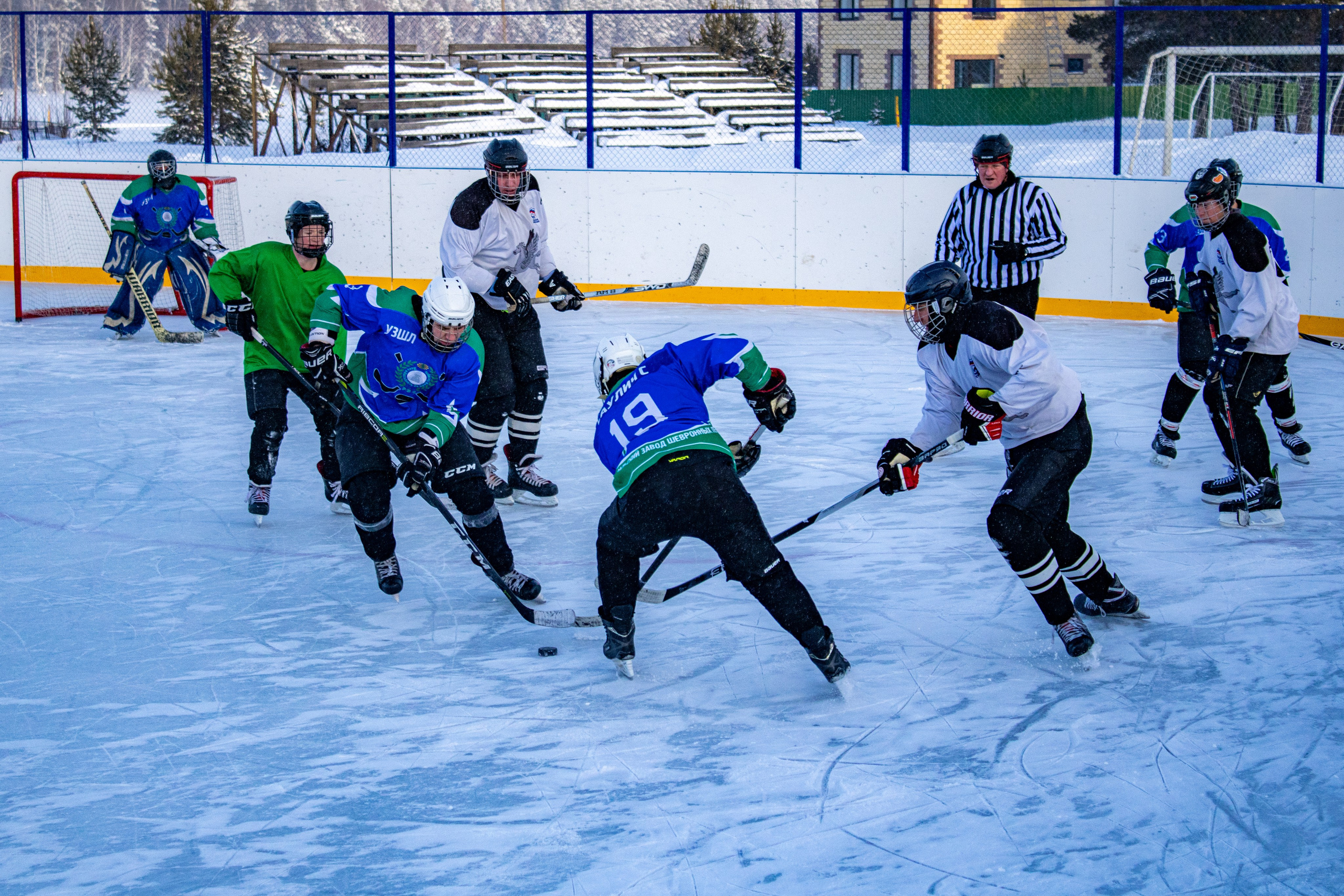 Хоккей г.п Атиг-г.п Дружинино