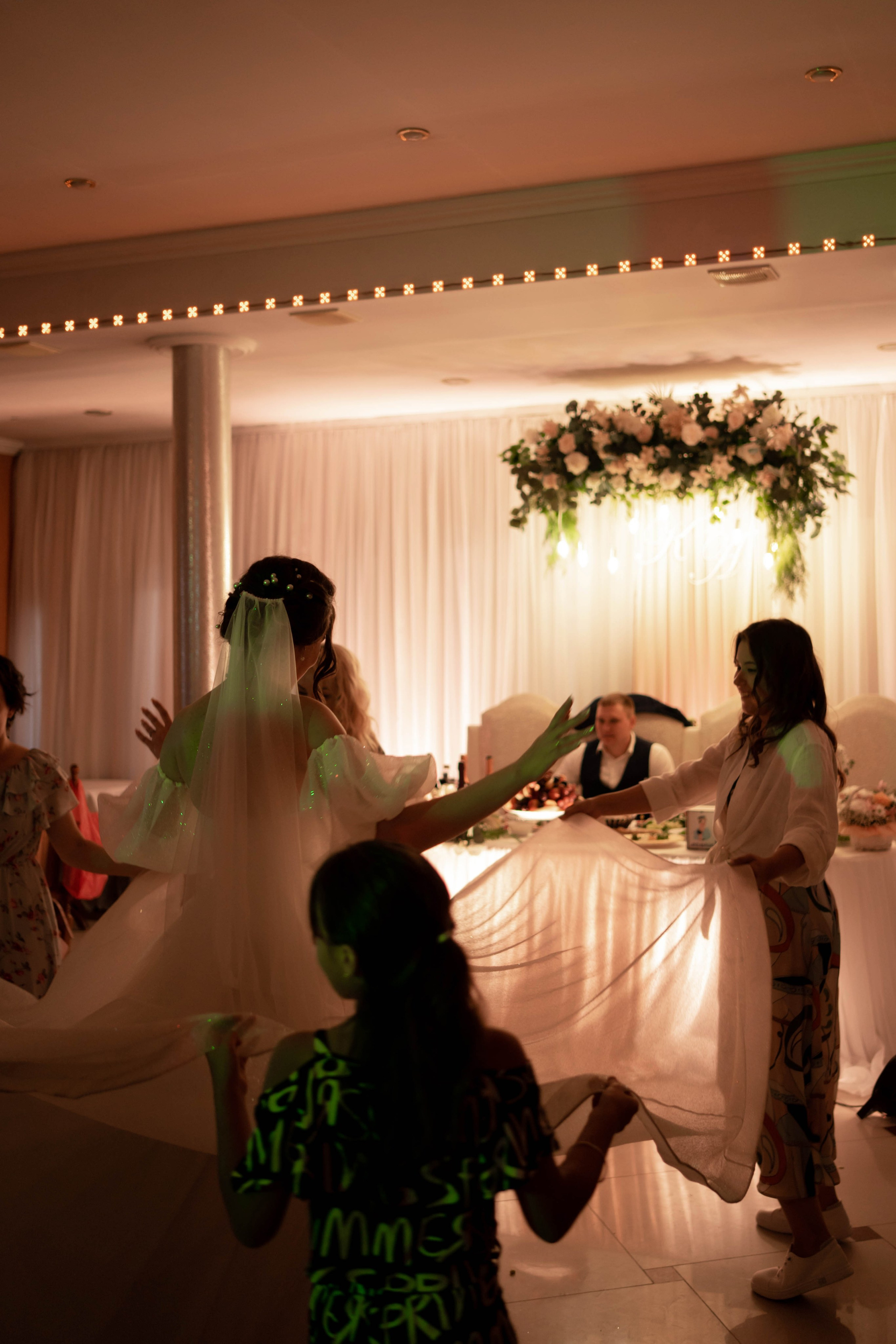 Настя и Костя: регистрация, прогулка, банкет. Фотограф в Иркутске