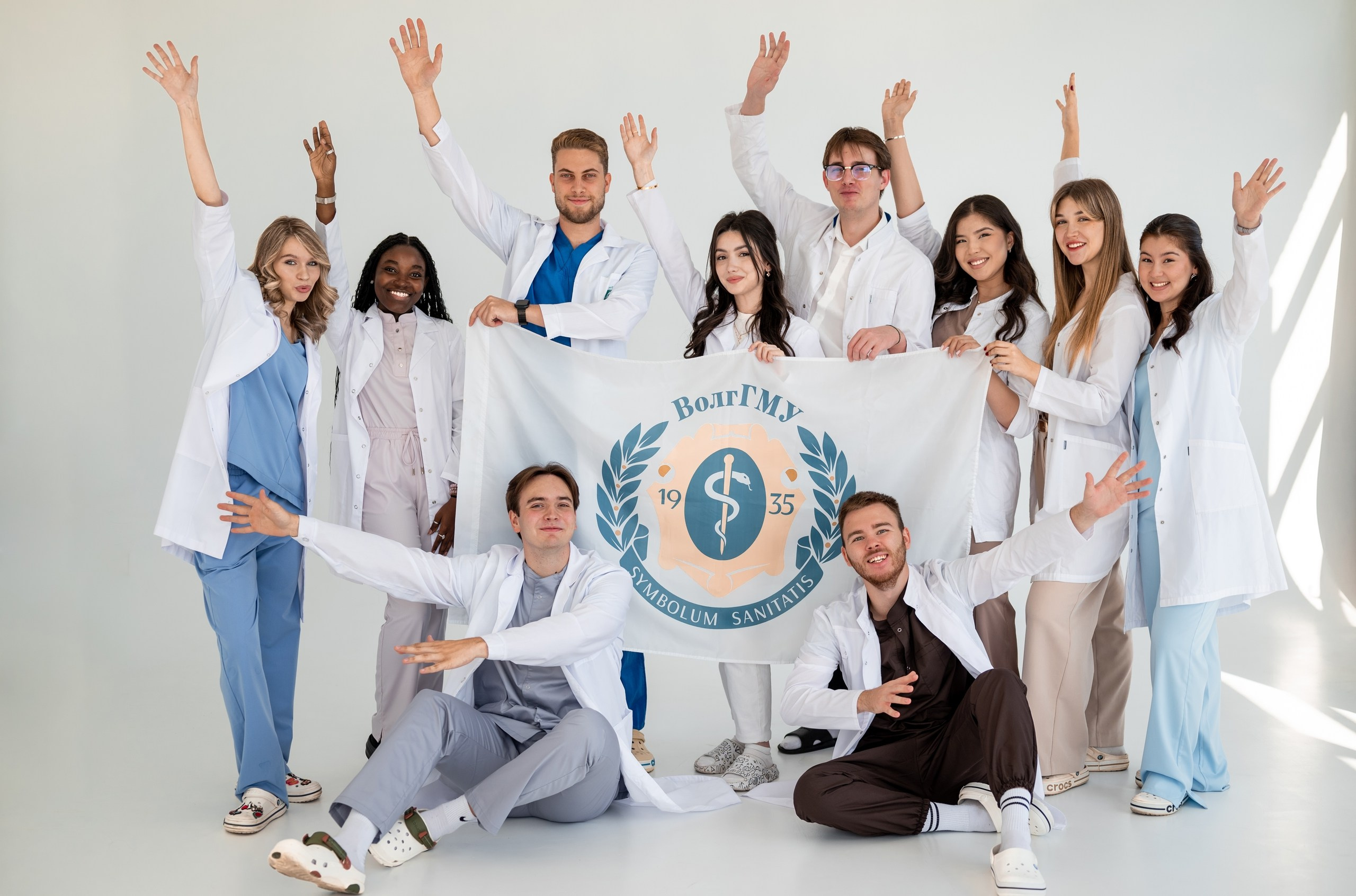 Выпускная фотосессия. ФОТОГРАФ ВОЛГОГРАД ПОЛИНА ЗОЛОТЫХ