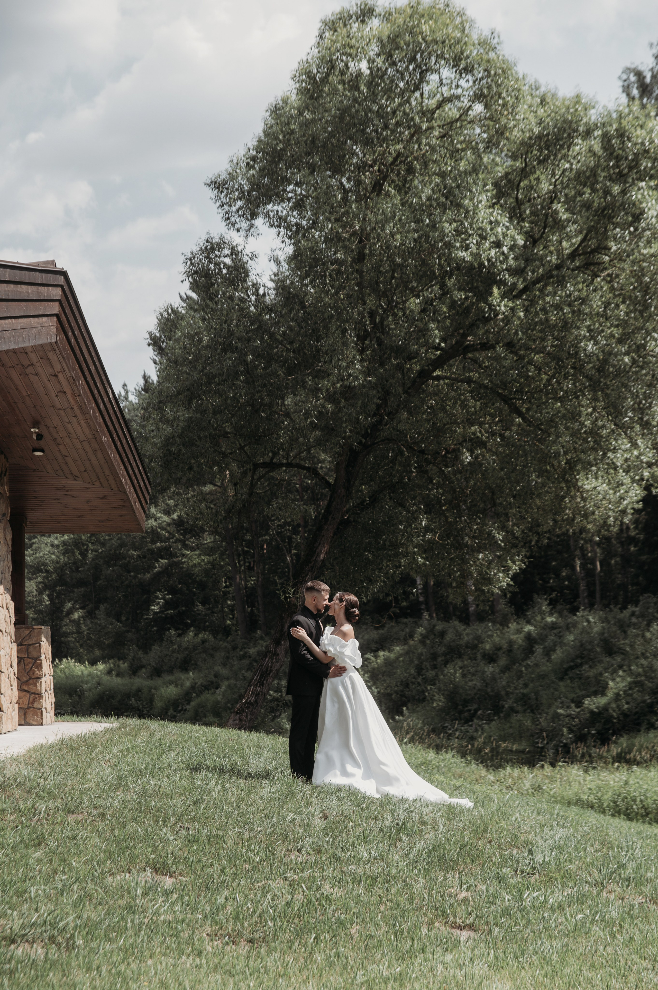 Свадебная фотосессия с утром невесты и красивым свадебным банкетом. Свадебный фотограф в Твери, Москве и Санкт-Петербурге Денисова Екатерина