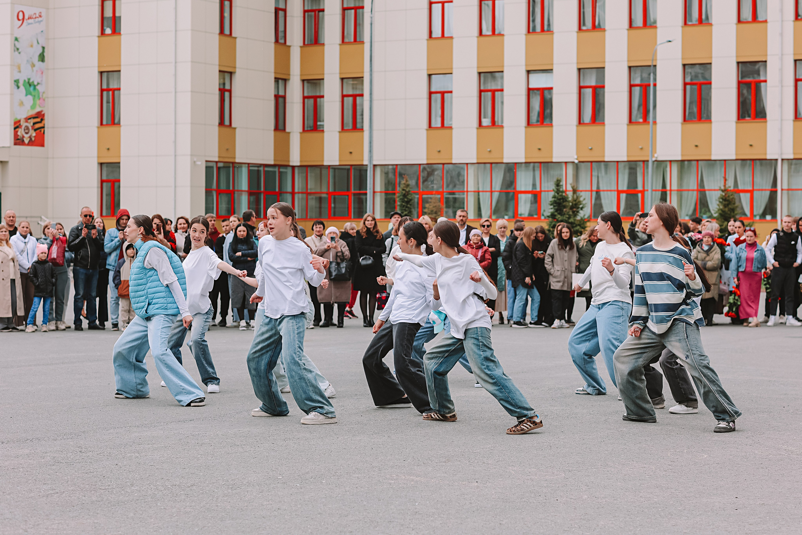 Последний звонок. Семейный фотограф Тюмень, фотограф на роды Салмина Мария