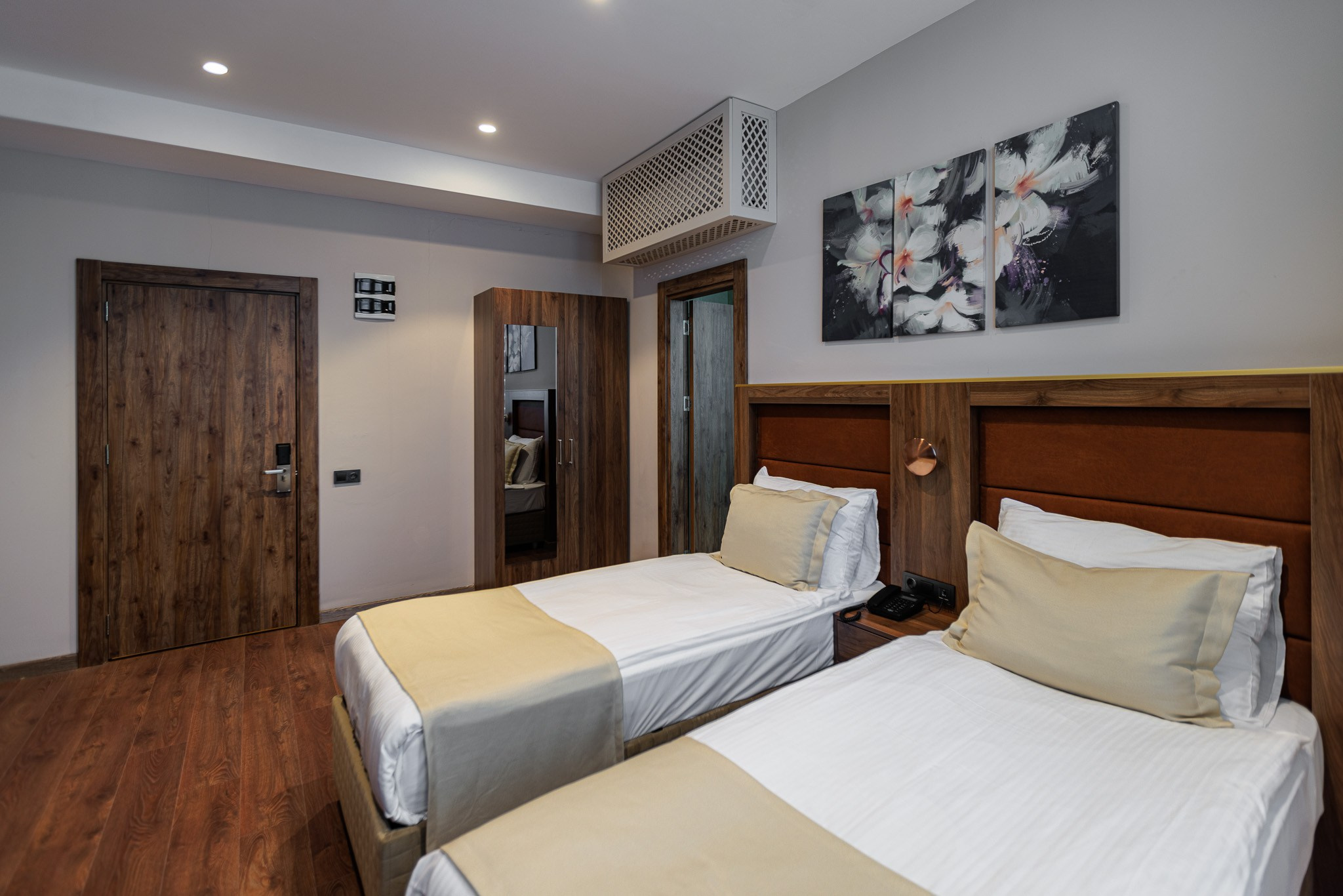 SKY TOWER (METRO CITY). Режиссёр, клипмейкер, фотограф — Андрей Охота